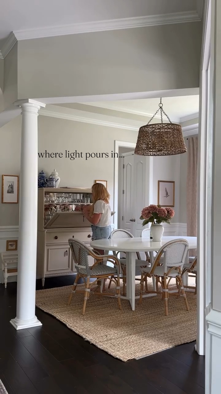 ✨ One of my favorite rooms in our home ✨
The light, the little bar tucked in the corner, the fresh flowers, and all the memories made around this table — it’s truly the heart of our house. Sharing some of my favorite dining room finds with you today 💛
#diningroom #diningroominspo #entertaining #homebar #cocktailbar
#LTKHome
#LTKHomeStyle
#LTKHomeDecor
#LTKInteriorDesign
#LTKHomeFinds
#LTKStyletips
#LTKRoomRefresh

#LTKHome #LTKFindsUnder100 #LTKU