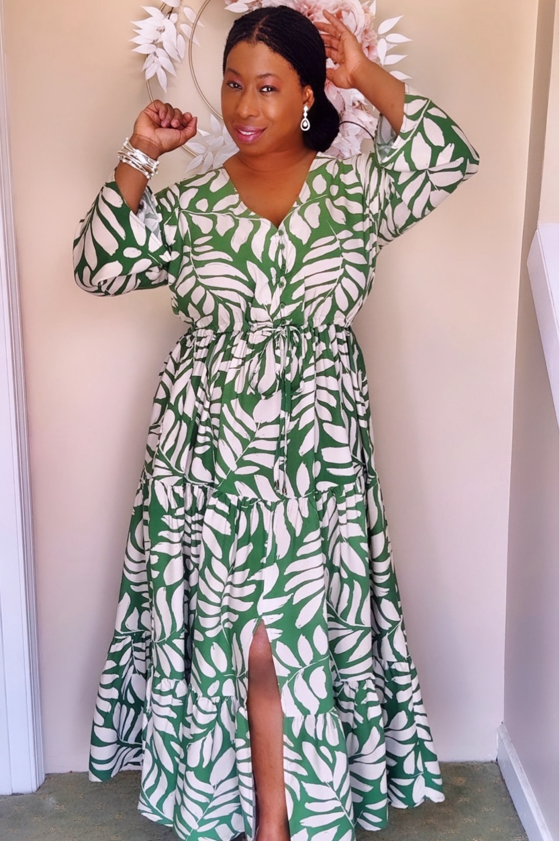 STYLE EDITION: Chic Maxi Dress💚

If there were ever a dress that’s a MUST HAVE this season it’s this stunner from @avenueofficial! This dress is completely my vibe!! So chic, beautiful, flowy, and elegant. The modest front split is classy. Plus, it has pockets👏🏾 Wear it to brunch, a wedding, church, date night…the possibilities are endless.

Note: This print is sold out, but there are other prints available. 


#LTKbeauty #LTKstyletip #LTKplussize