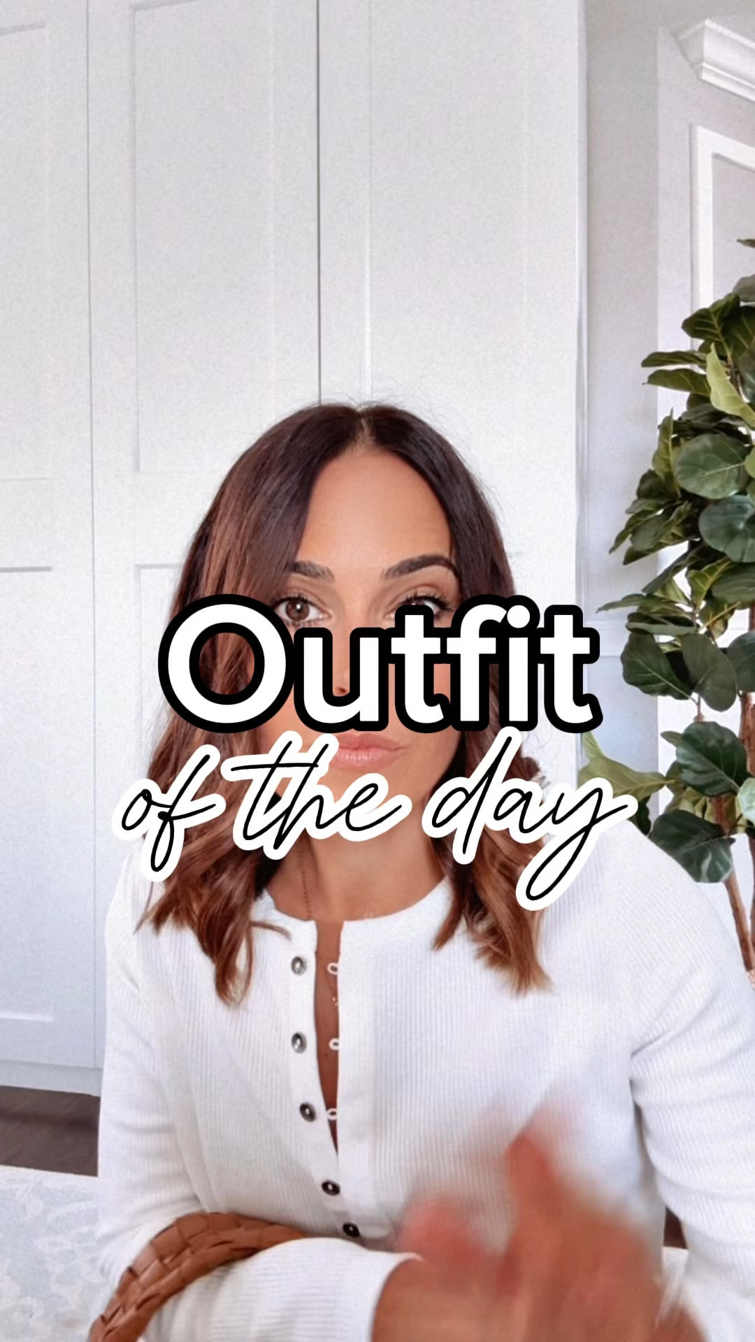 LOVING this top so much! Just grabbed the khaki! Wearing size small 

#LTKFindsUnder50 #LTKGiftGuide #LTKOver40