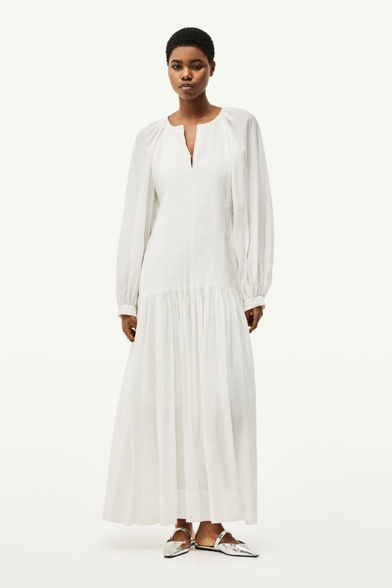 Pin-tuck maxi dress - White - Ladies | H&M GB | H&M (UK, MY, IN, SG, PH, TW, HK)