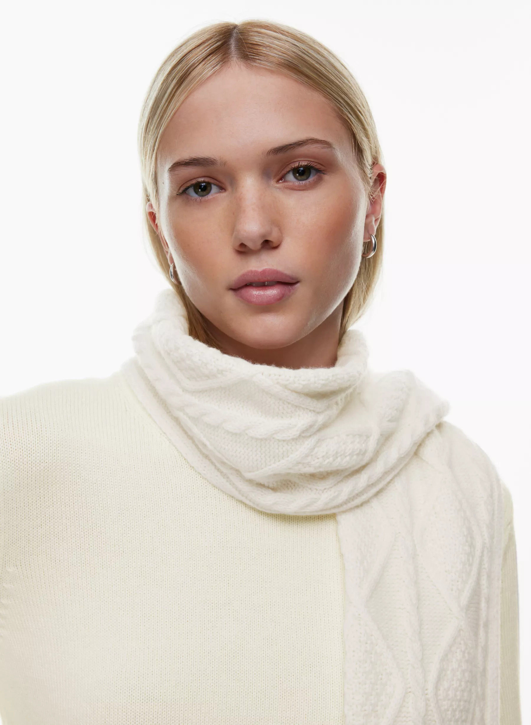SWIVEL SCARF | Aritzia