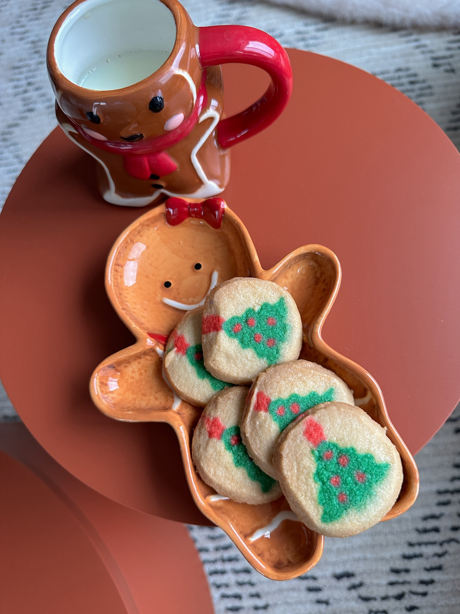 The cutesy Gingerbread plates for serving guests! 
•
Shop my products && Follow me on Instagram at @nardinemarie for more Christmas finds! 

#LTKfindsunder100 #LTKSeasonal #LTKHoliday