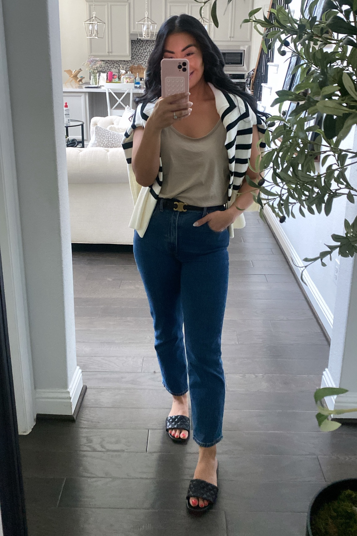 Casual Outfit of the day 

27 short in the jeans 

#LTKSaleAlert #LTKFindsUnder100 #LTKOver40
