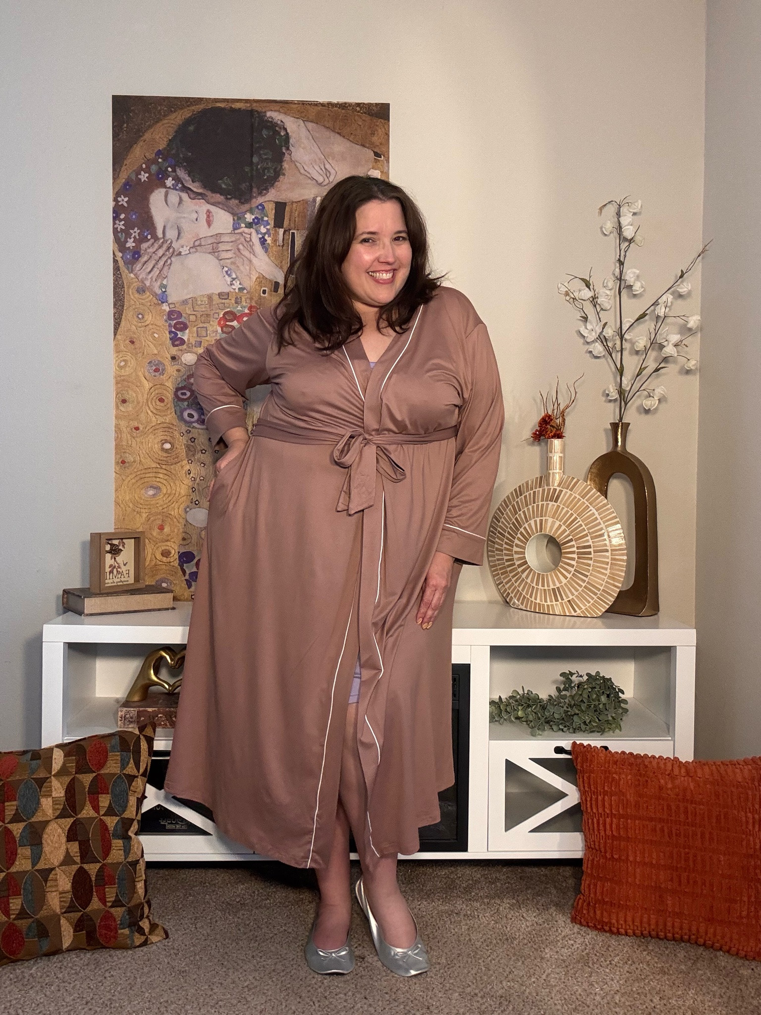 Super lightweight! And the best part, is that the robe belt is attached to the robe itself! No more lost belts 😁💖

#LTKMidsize #LTKselfcare #LTKOver40