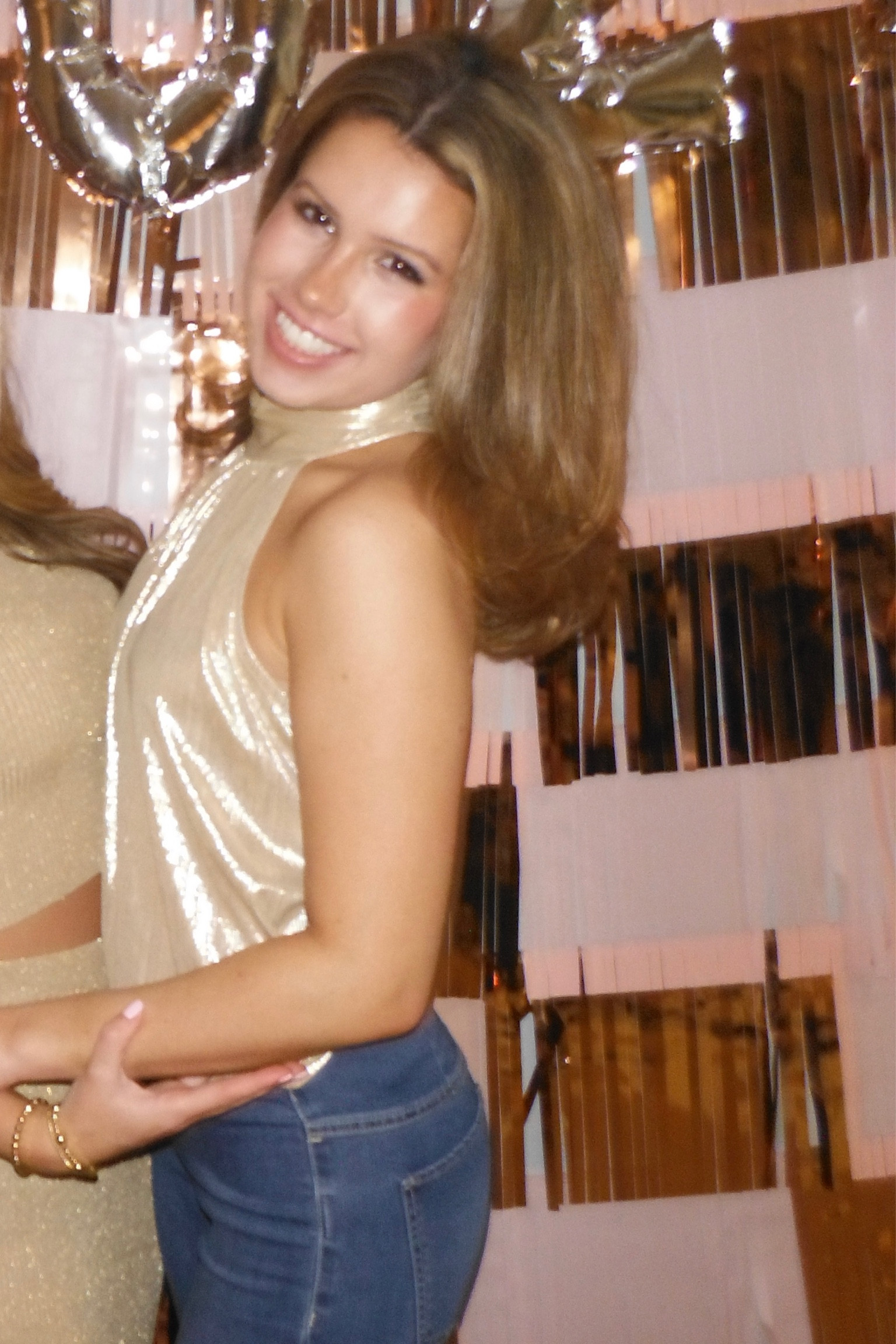 NYE🎆🎆🩷
Top: shine Halter Top by Sunday in Brooklyn