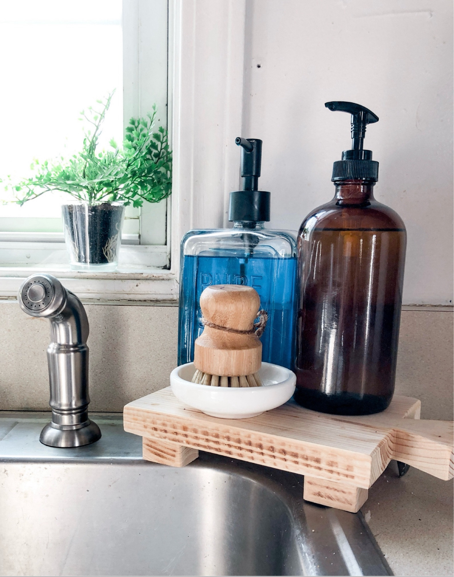 Kitchen dispensers make for a tidy spot beside the kitchen sink! I like having one for dish soap and one for hand soap. #kitchensting #kitchensink #kitchen dispensers

Follow my shop @freshairandfalselashes on the @shop.LTK app to shop this post and get my exclusive app-only content!

#liketkit #LTKHome #LTKFindsUnder50 #LTKFamily
@shop.ltk
https://liketk.it/4WzLy