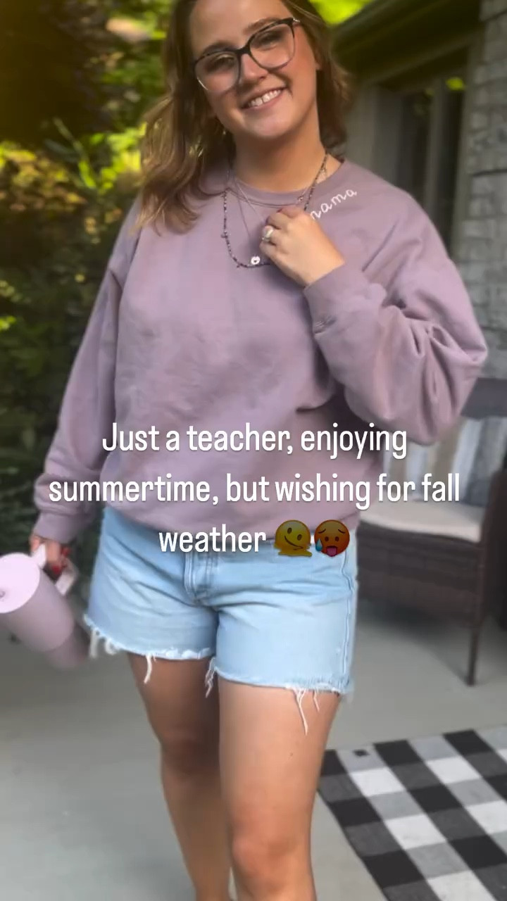 I just wanna wear sweatshirts and be cozy 😭

This cute mama crew is from @augustgrace0 😍😍

Shorts will be linked in LTK

#momstyle #mama #shopsmall #smallbusiness #mamasweatshirt #embroidery #teacher #summer #teachersummer