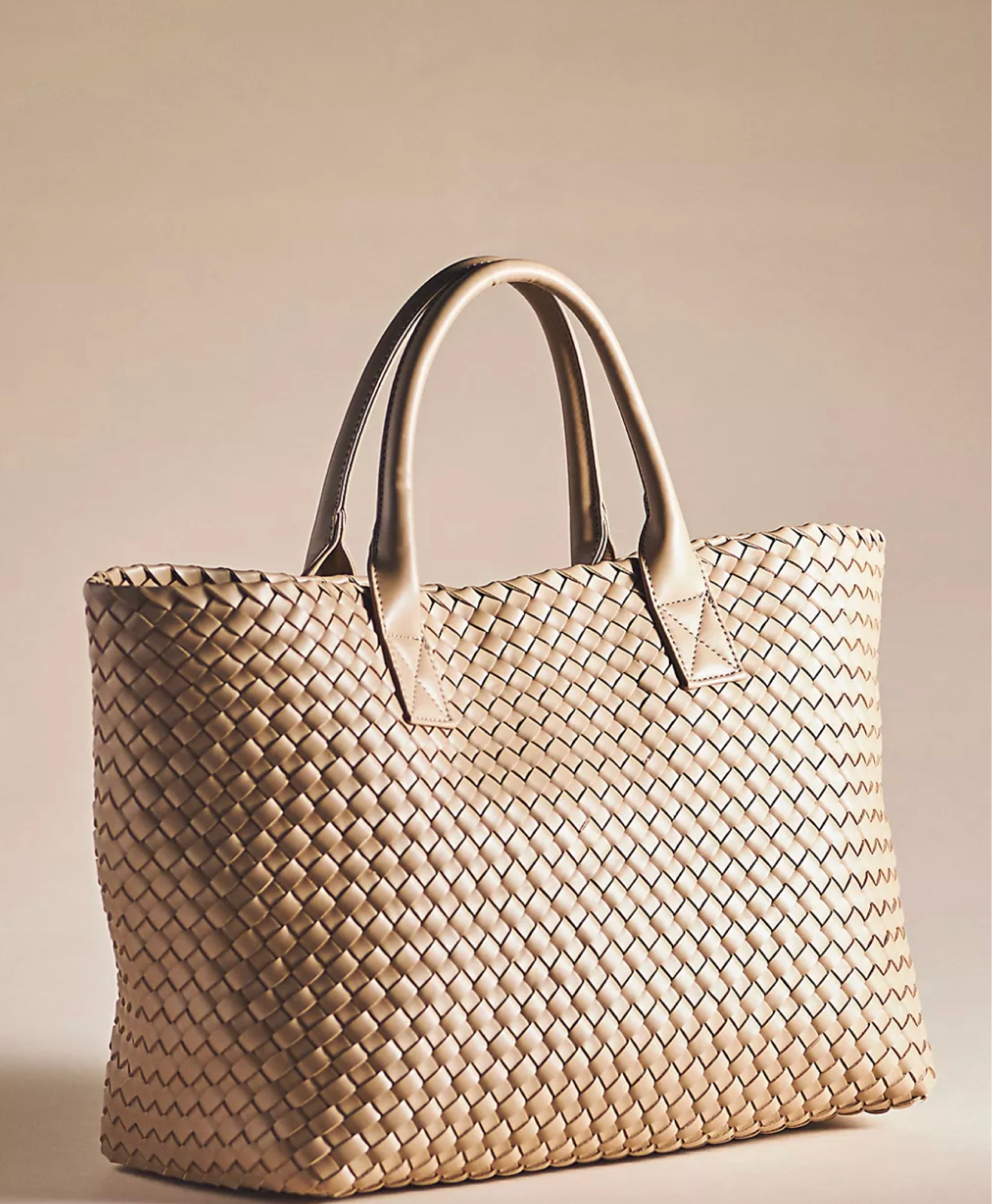 Woven tote bag 

Travel tote bag, work tote, work bag, office bag, handbag, purse, beach bag

#LTKswim #LTKtravel #LTKworkwear