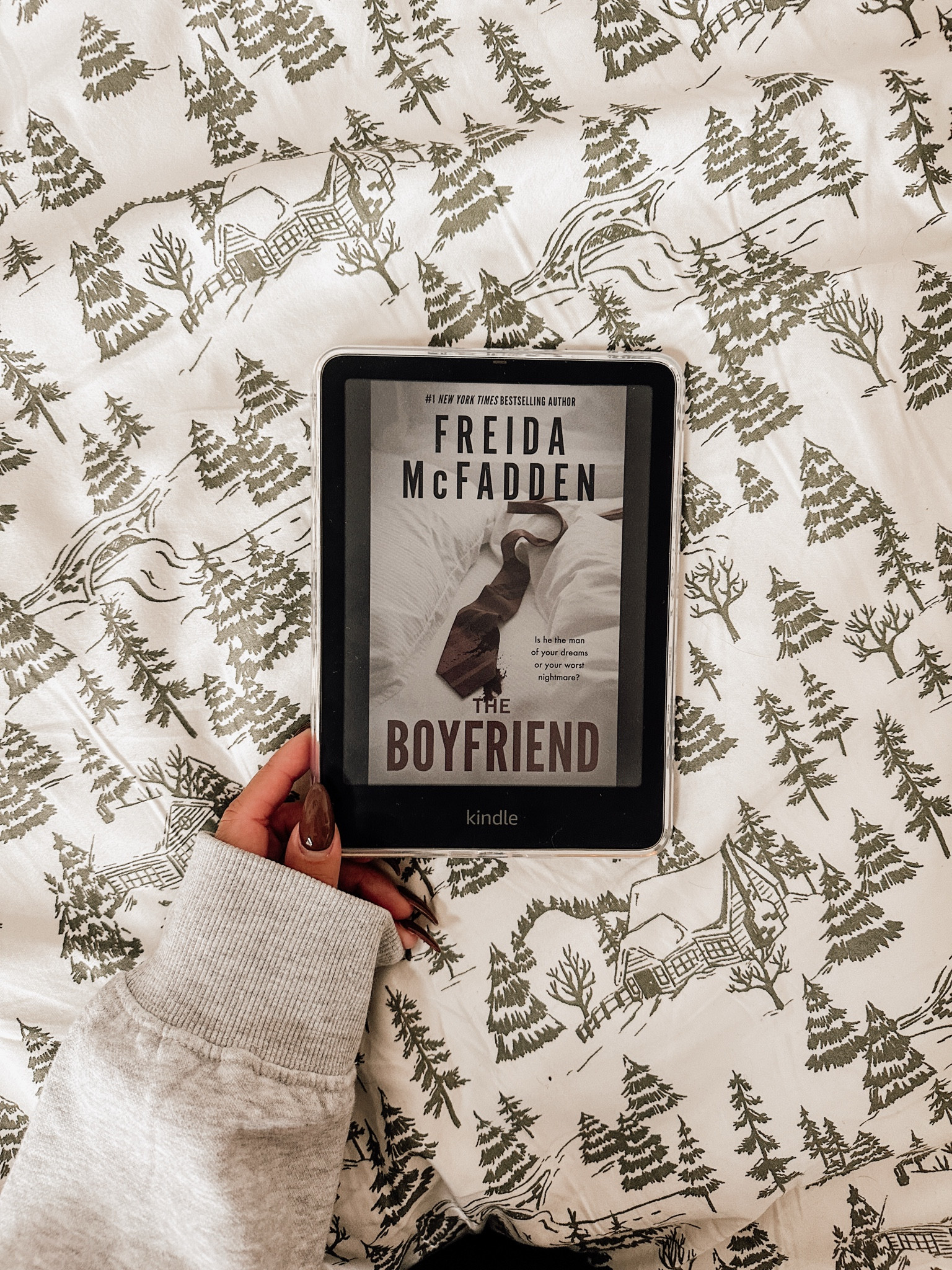 Christmas bedding | holiday bedding | target home | target finds | target bedding | target sale 

#LTKHoliday #LTKHome #LTKSaleAlert