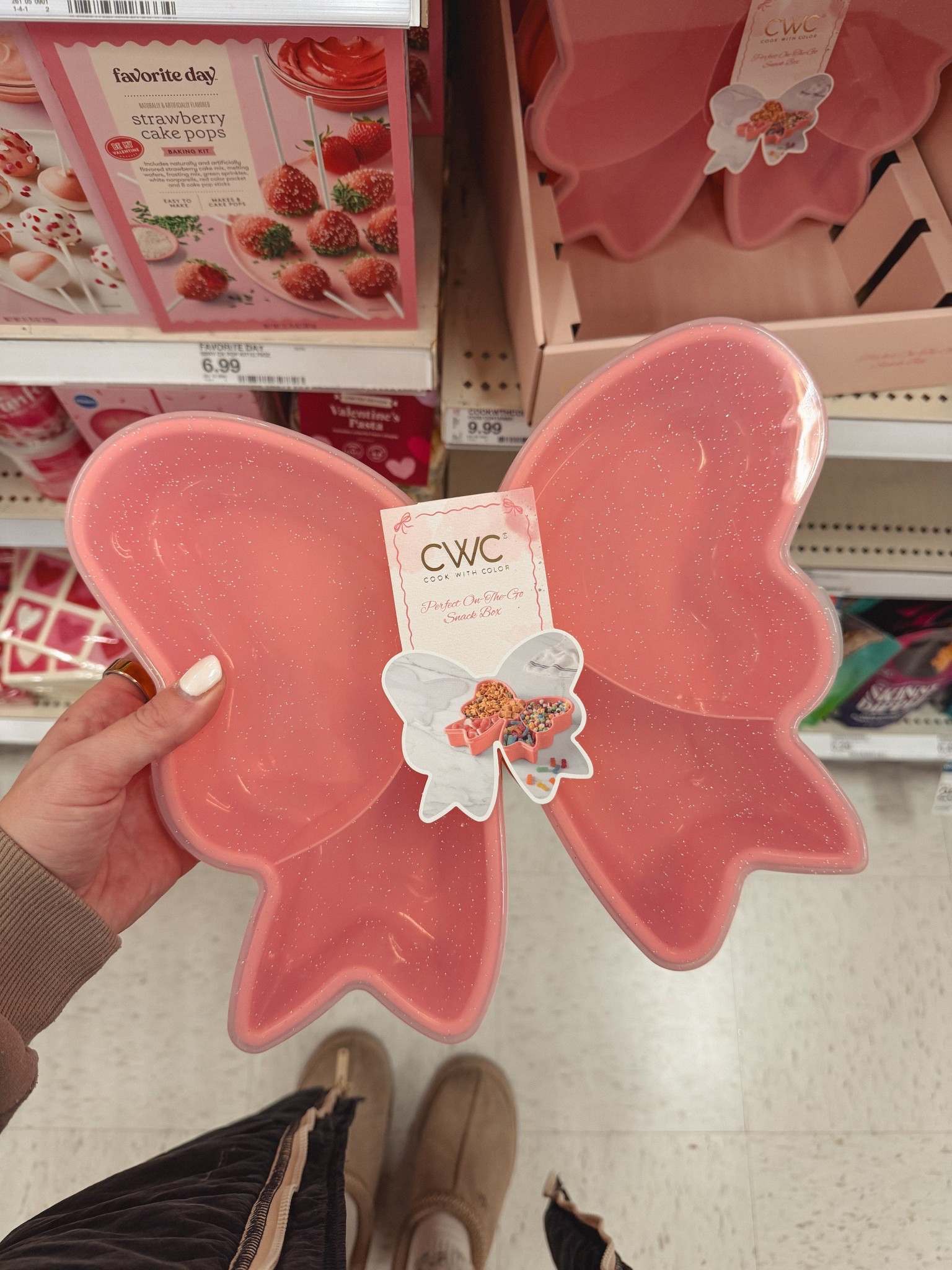 ummm target are you serious? a pink glitter bow snack container for $10???? girl mamas unite 🎀💓🪩🫧

#LTKmomlife #LTKHome #LTKdayinmylife