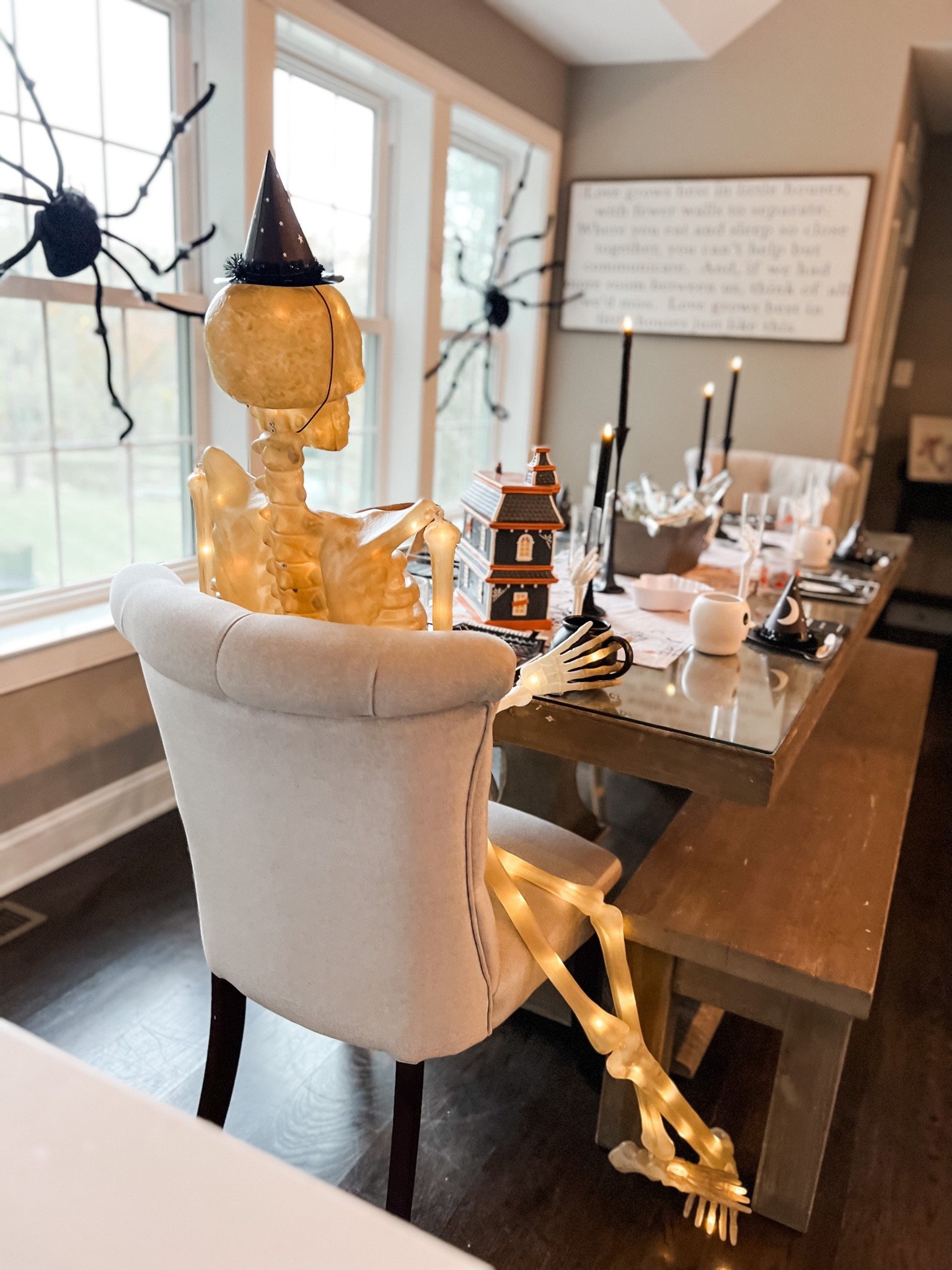 Halloween table 💀🖤
.
.
.
#skeleton #halloween #table #decor #home #interior #kitchen

#LTKHalloween #LTKfamily #LTKhome