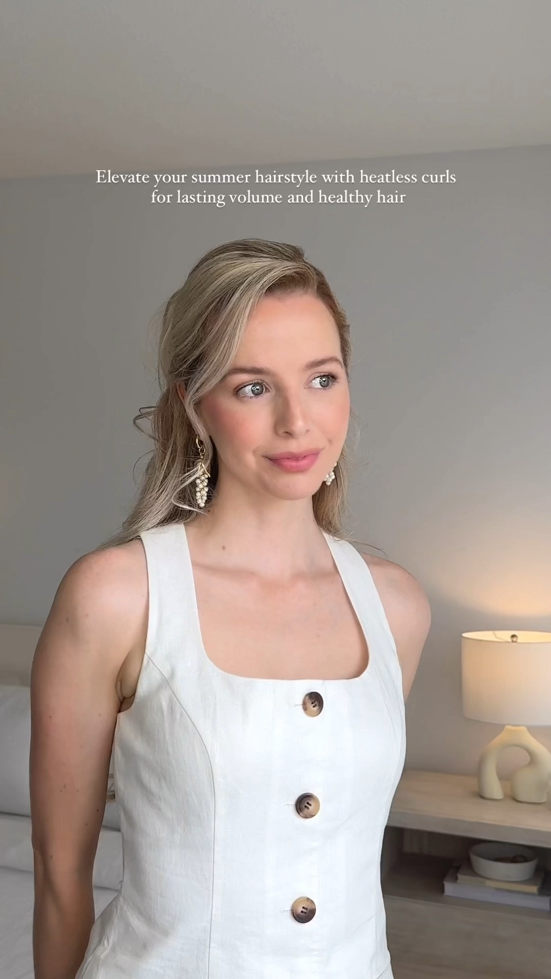 Easy claw clip hack to add volume.❤️
#hairhack #clawcliphairstyle #hairtutorial #heatlesscurls