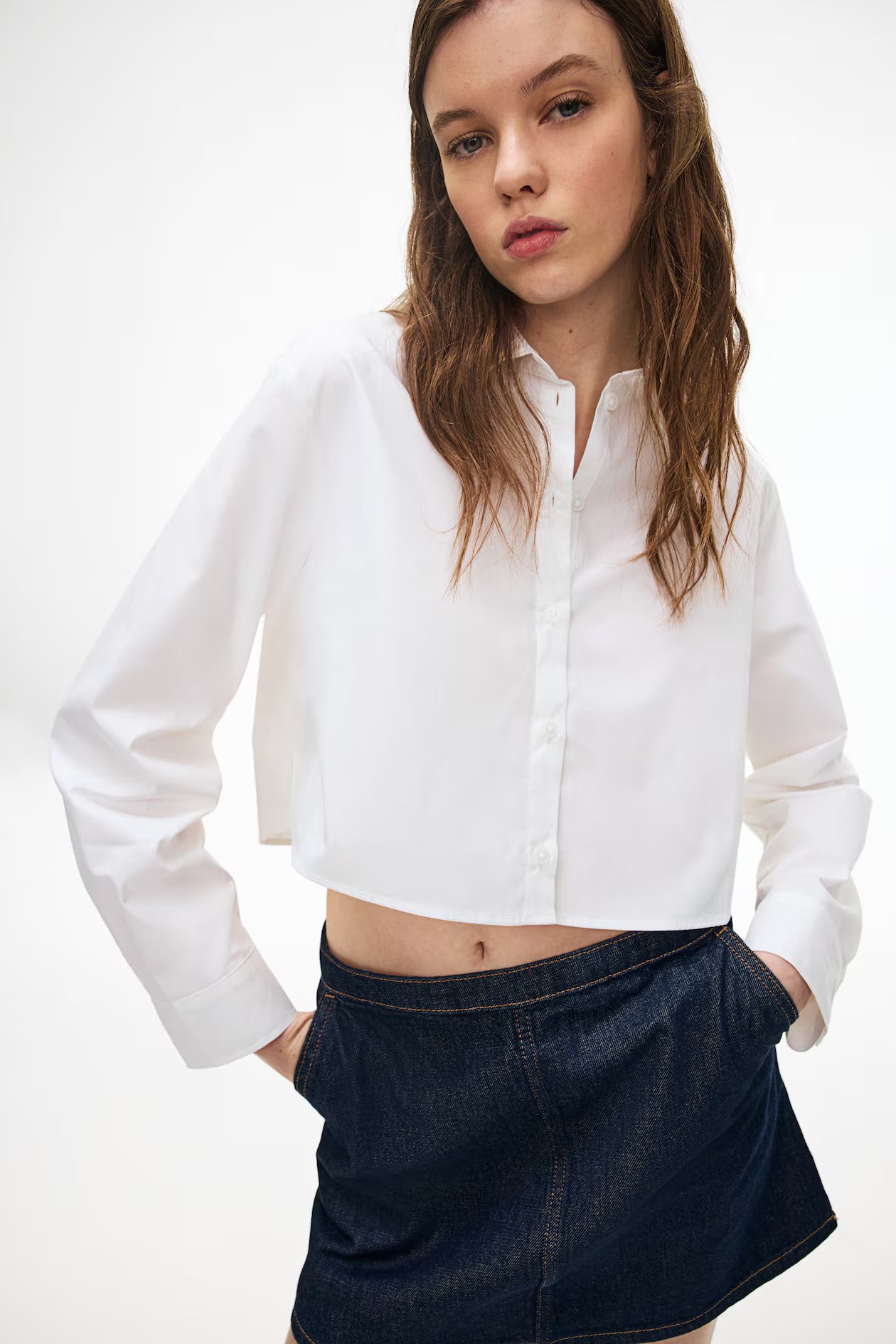 Kurzbluse mit Bindedetail | H&M (DE, AT, CH, NL, FI)