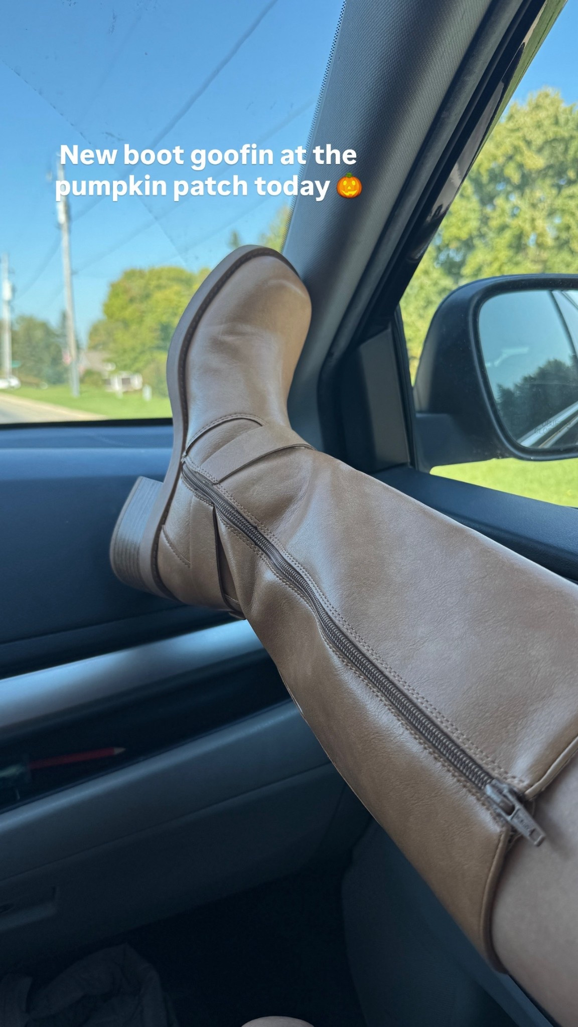 New booth goofin at the pumpkin patch today! These Frye boots for less are my fav. Thank goodness for Walmart! 

#LTKSeasonal #LTKPetite #LTKStyleTip