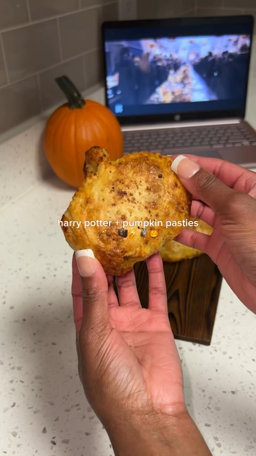 two pumpkin pasties please! 🦉⚡️
♡
♡
♡
#fallvibes #cozyathome #cozyvibes #spookyseason #spookyszn #fallseason #pumpkinseason #momlife #blackgirltiktok #fallbaking #fallaesthetic #autumnvibes #halloween #pumpkinspice #momsofinstagram #sahm #fyp #fall-recipes #fallfood #autumnrecipes #harrypotteredit #cozytom #comfortfood #harrypottertiktok #fallbaking #harrypotter #hptikok #potterhead #pumpkinpasty #foodporn
