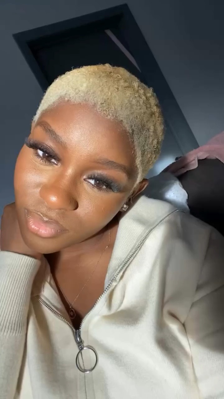 Hair Growth Chronicles 

Journey to #shoulderlength hair starting NOWW ! 

#naturalhairjourney #type4hair #hairinfluencer #beautycontentcreator bixiecut bob