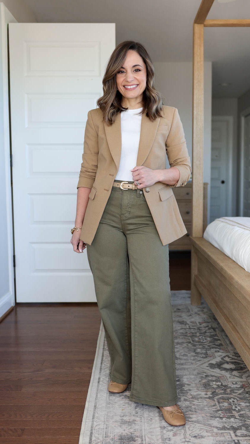 $50 and under petite jeans! 

BR Wide Leg
petite 24 - tts but stretch with wear 
10” rise/  27.5” inseam /9.25” leg opening

White top (Quince): xs 
Blazer (J.Crew): Petite 00 
Flats (Sam Edelman): tts 

My measurements for reference: I’m 4’10” and 105lbs. My bust, waist, and hip measurement is 32”, 24”, and 36”.


#LTKPetite