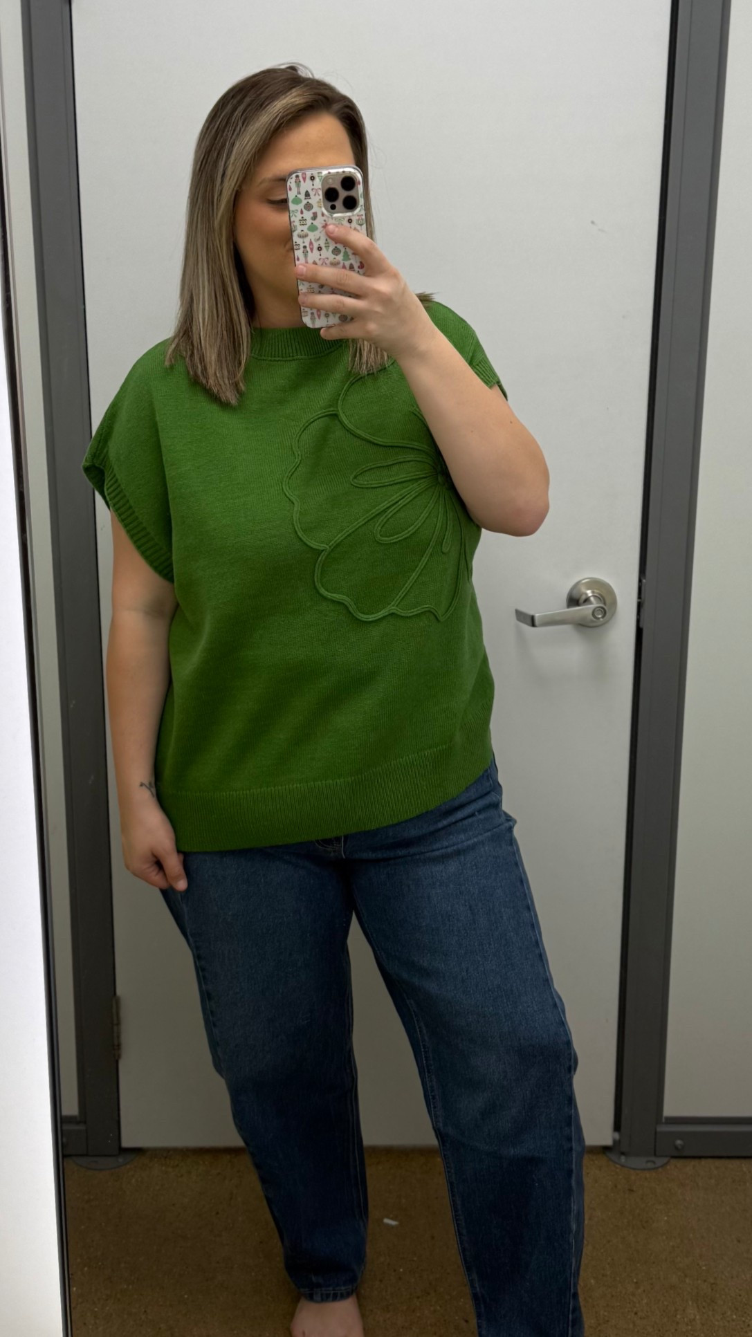 Okay but this green sweater from Walmart??? 🌿💚 The oversized fit + subtle floral detail makes it feel way more expensive than it is. Paired with simple denim and done. Easy mom outfit but make it cute. #WalmartFashion #WalmartFinds #AffordableStyle #MomOutfit #CasualChic #EverydayStyle #BudgetFriendlyFashion #SpringStyle #LTKStyle #StyledOnABudget

#LTKMidsize #LTKU #LTKmomlife