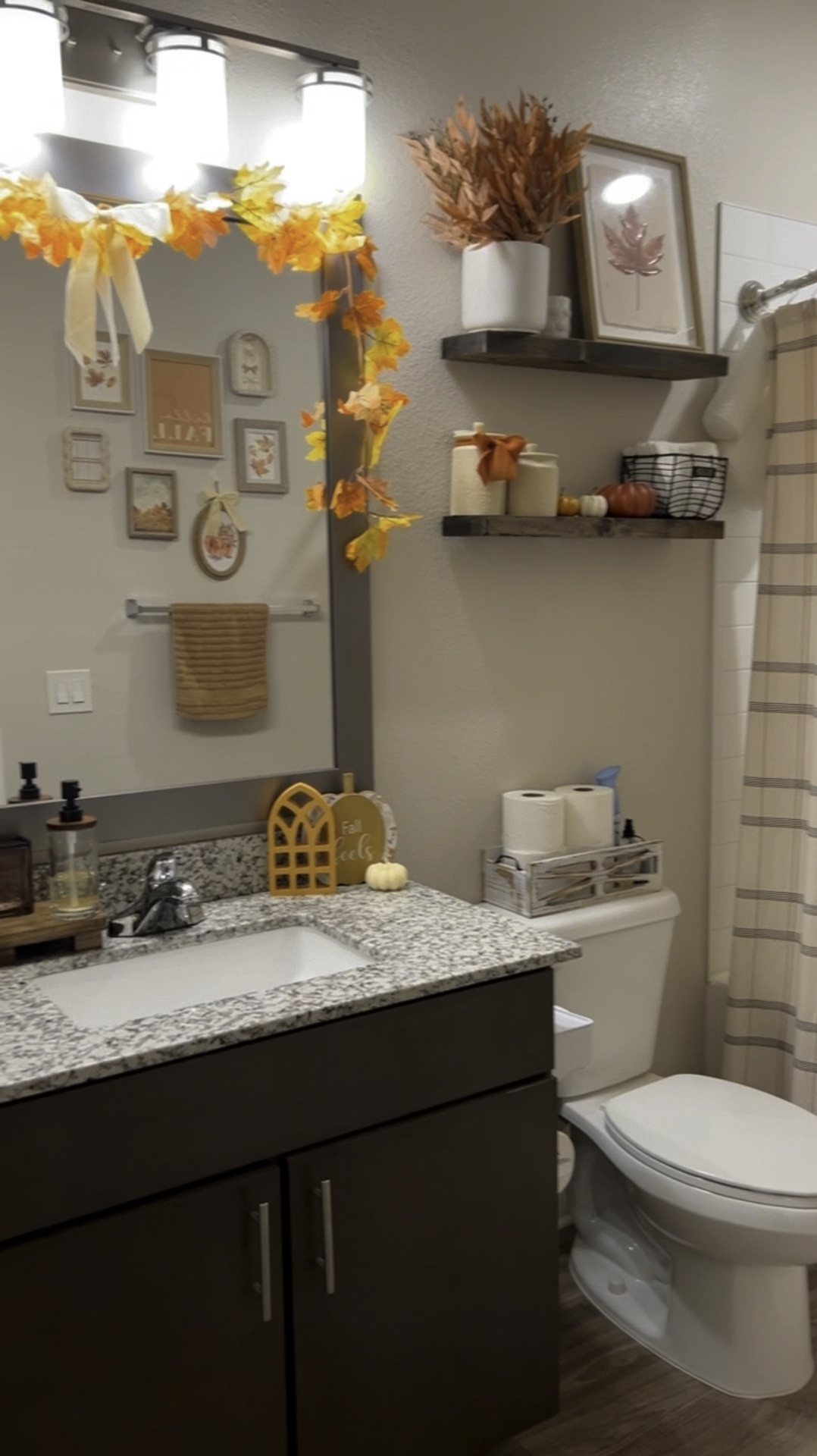 Fall Decor in Guest Bathroom 🍂

#LTKFindsUnder50 #LTKSeasonal #LTKStyleTip