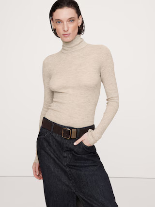 Featherweight Cashmere Turtleneck Sweater | Banana Republic (US)