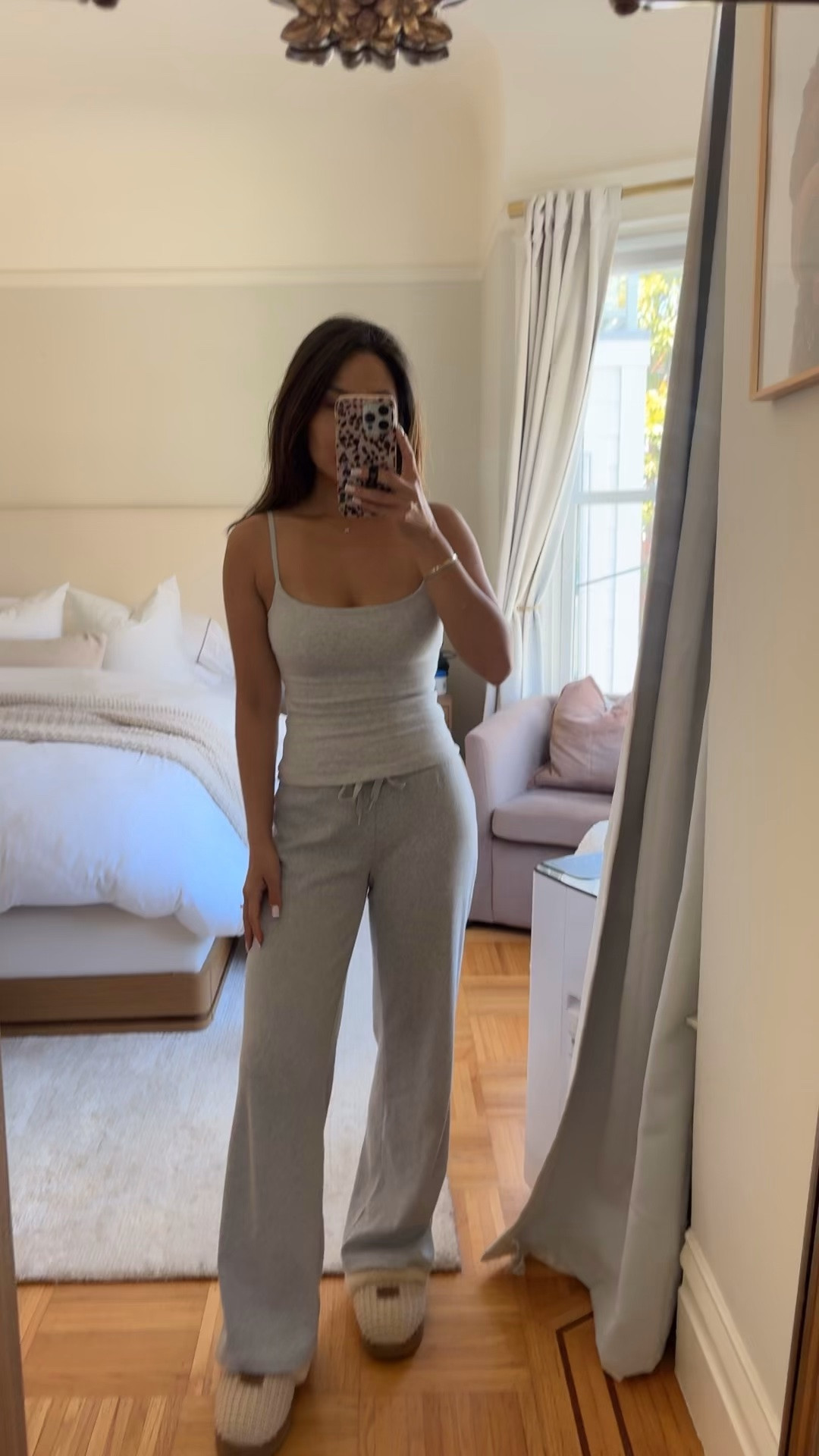 Typical daily outfit! Some type of tank or cami with wide leg lounge pants :) these pants are petite friendly without hemming or doing the short length

Sizing:
Cami - tts, xs in light grey
Pants - tts, xs
Slippers - tts

#LTKootd