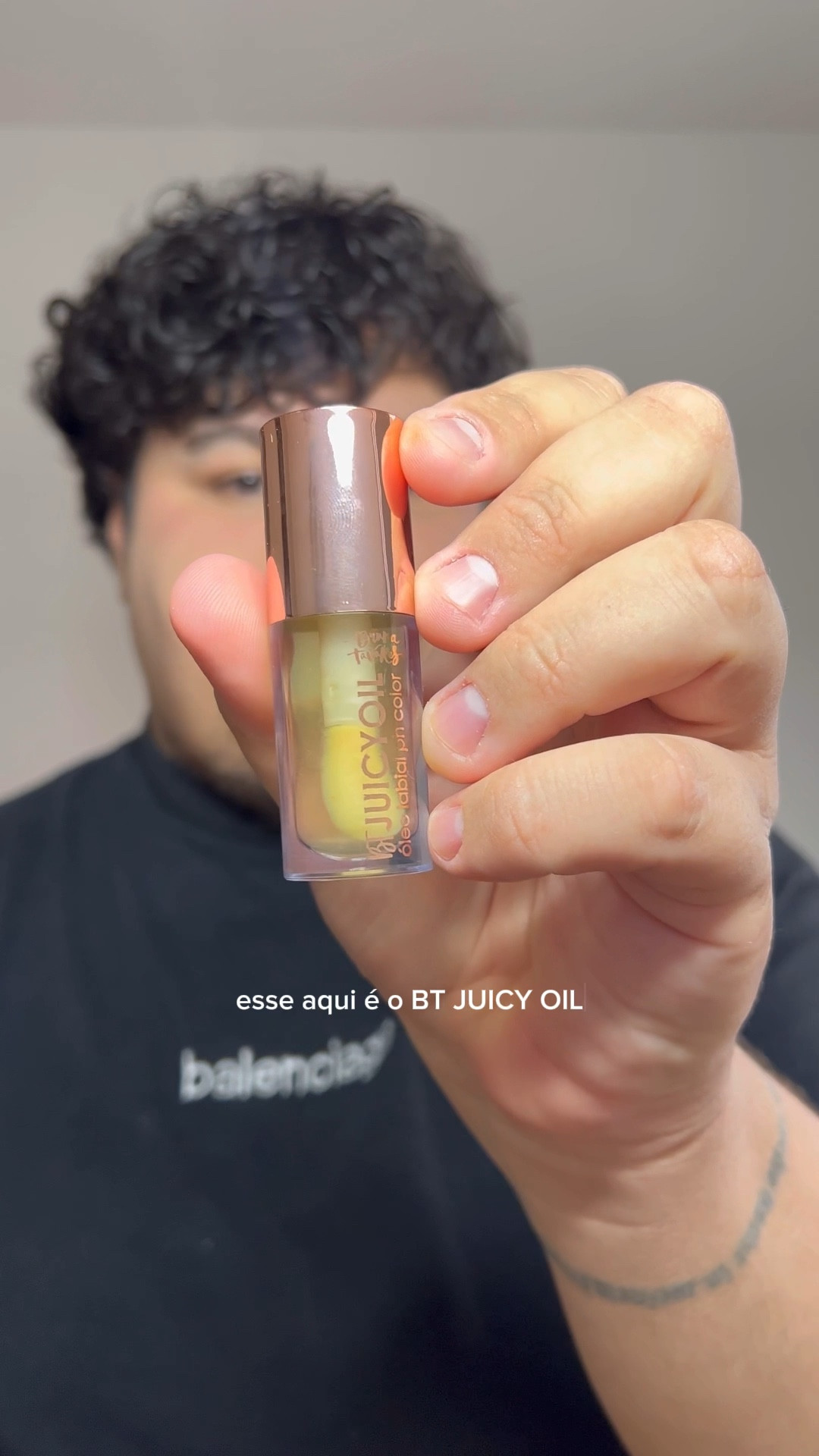 Não da pra ficar sem hidratação nos lábios, esses são meus 3 favoritos 🫶🏼 #lamer #brunatavares #givenchy #LTKconbr2023

#LTKFind #LTKbrasil #LTKbeauty