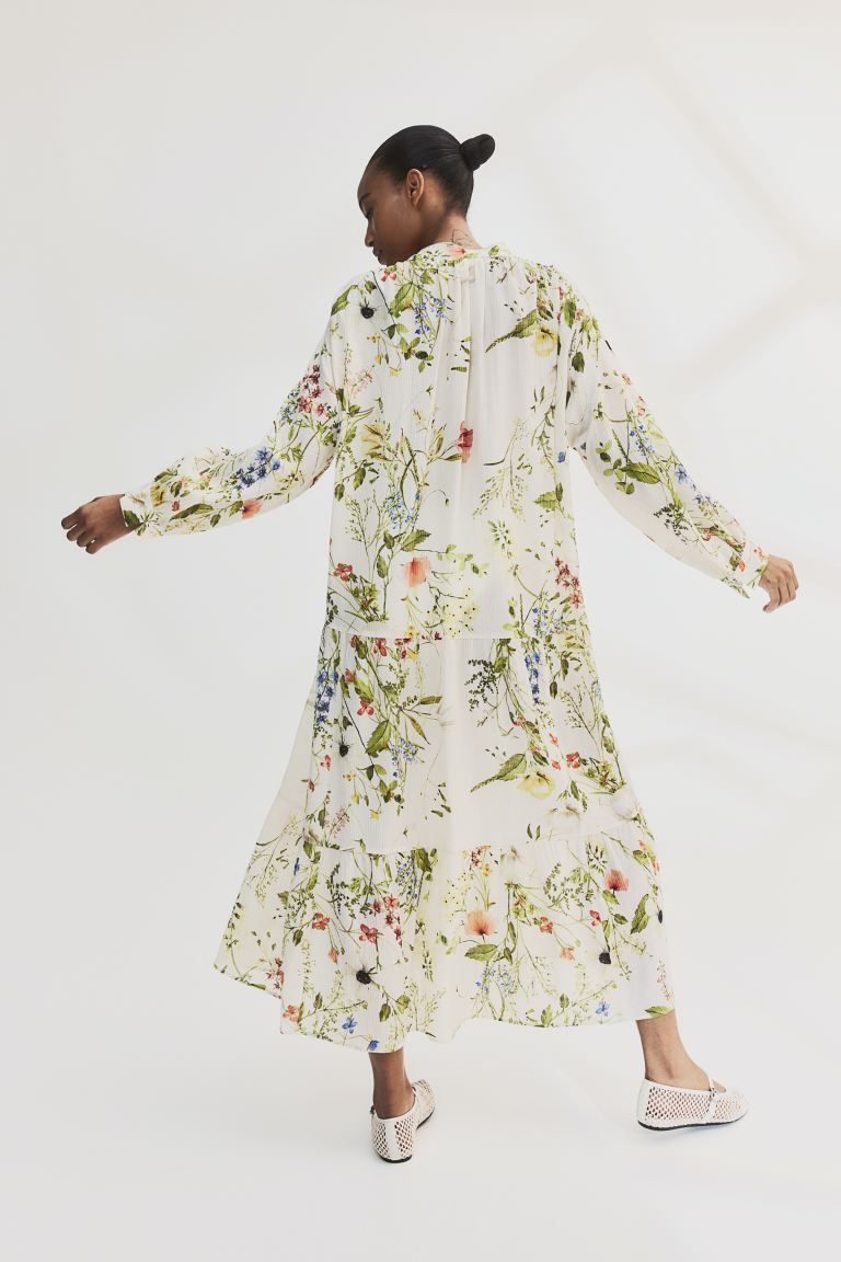 Oversized crinkled dress - Cream/Floral - Ladies | H&M GB | H&M (UK, MY, IN, SG, PH, TW, HK)