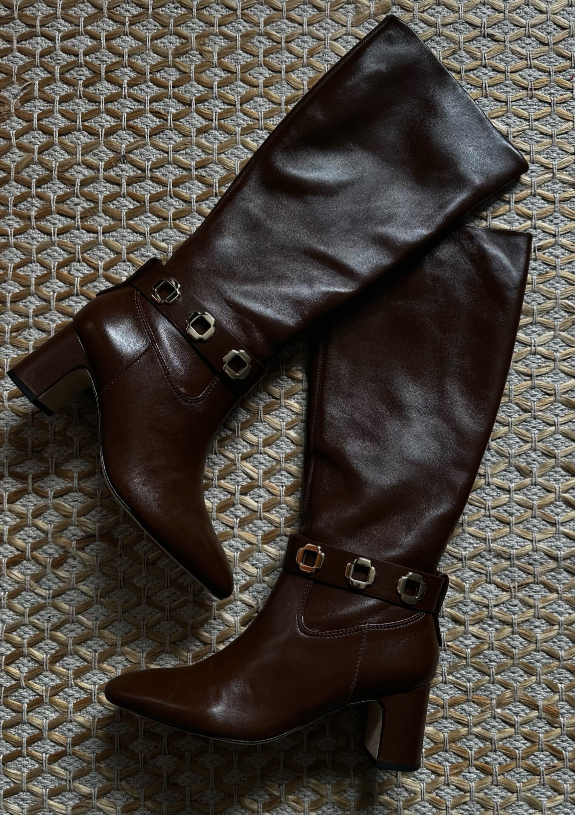 I totally get the trend around dark brown boots since I got these! 🤎 Swipe to shop! X

#LTKshoes #LTKeurope #LTKstyletip