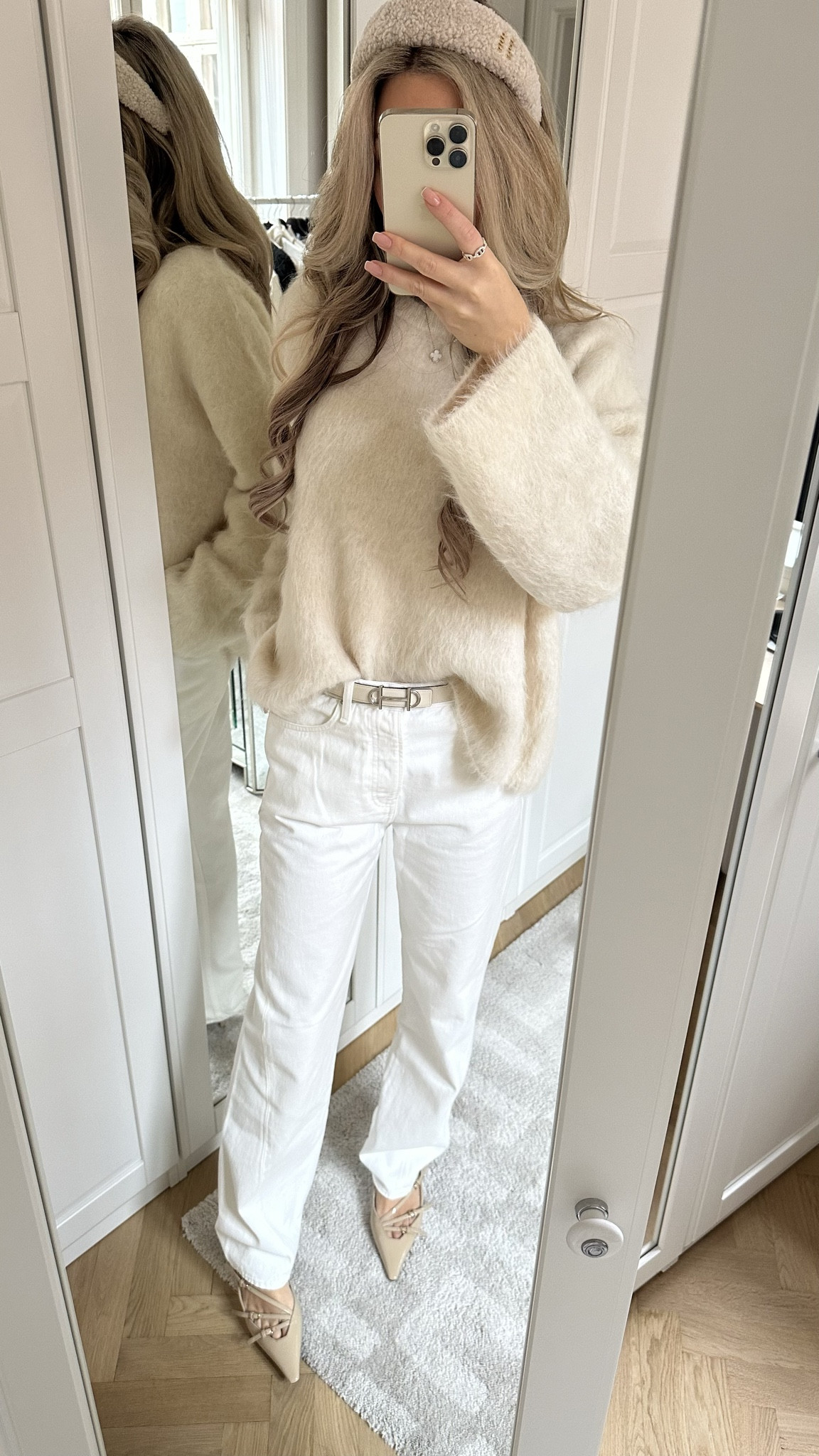 When fluffy white ivory teddy is your vibe. Miu miu made me do it. Something about those pointy IT shoes in beige that makes my chic heart sing🤭🤎 And btw how good are these straight white pants though? Finally found the perfect pair! Size reference: Literally everything in this looks runs slightly big🙏✨#chicstyle #everydaylook #winterfashion #sweaterweather #straightwhitepants

#LTKSeasonal #LTKshoecrush