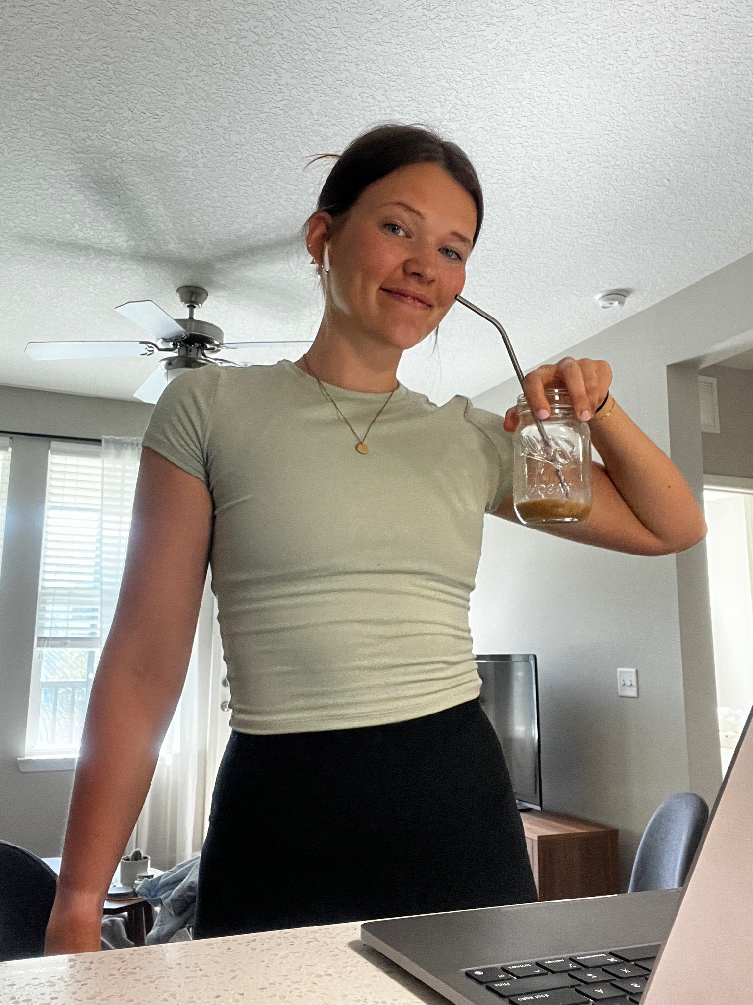 Getting 10k steps in on my walking pad this morning 🏃‍♀️

Top in size small, leggings xs 

Compression top, workout top, light green, summer workout

#LTKFitness #LTKActive