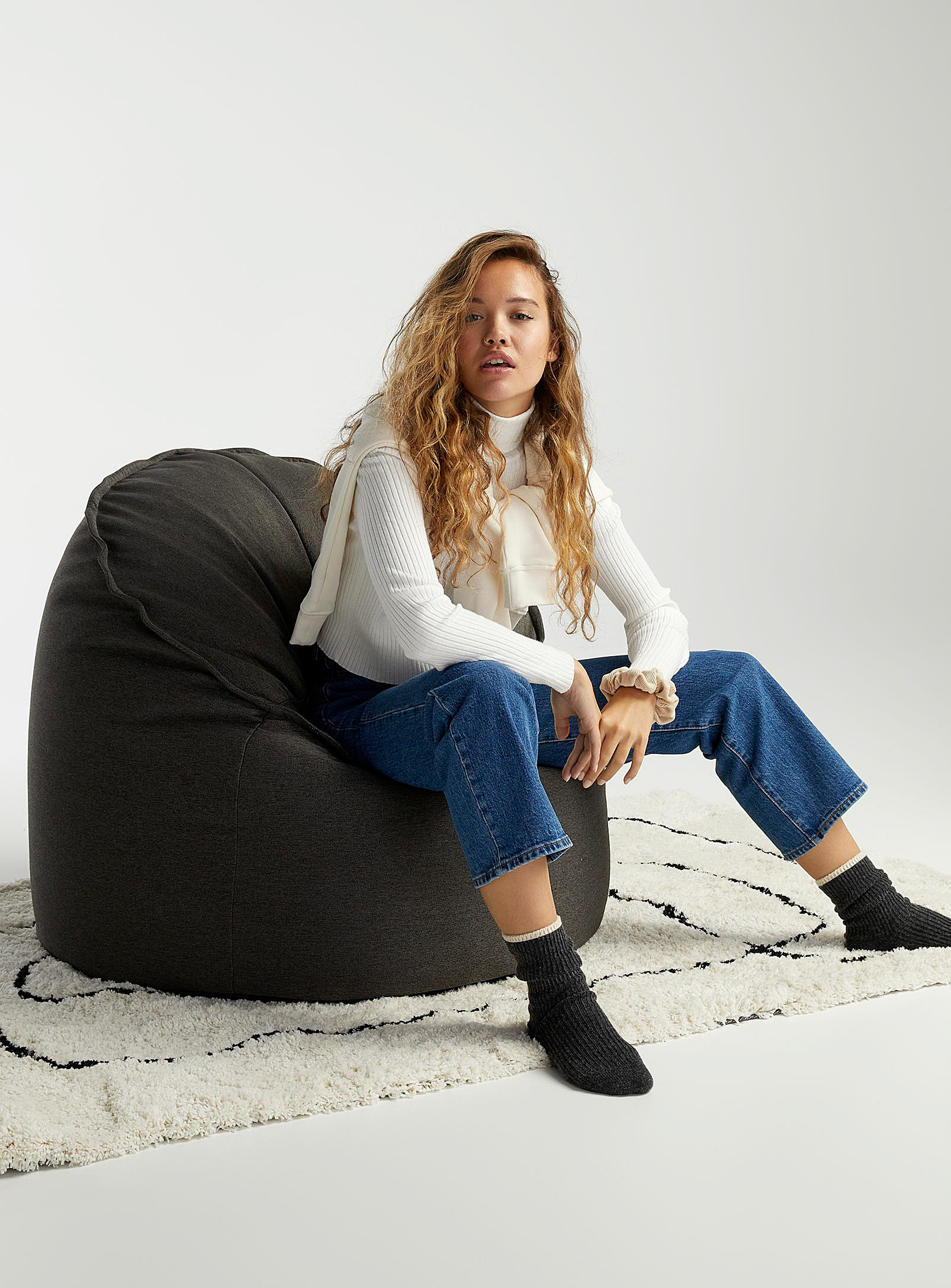Norka Living - Structured cylinder beanbag chair (Home, Grey, ONE SIZE) | Simons