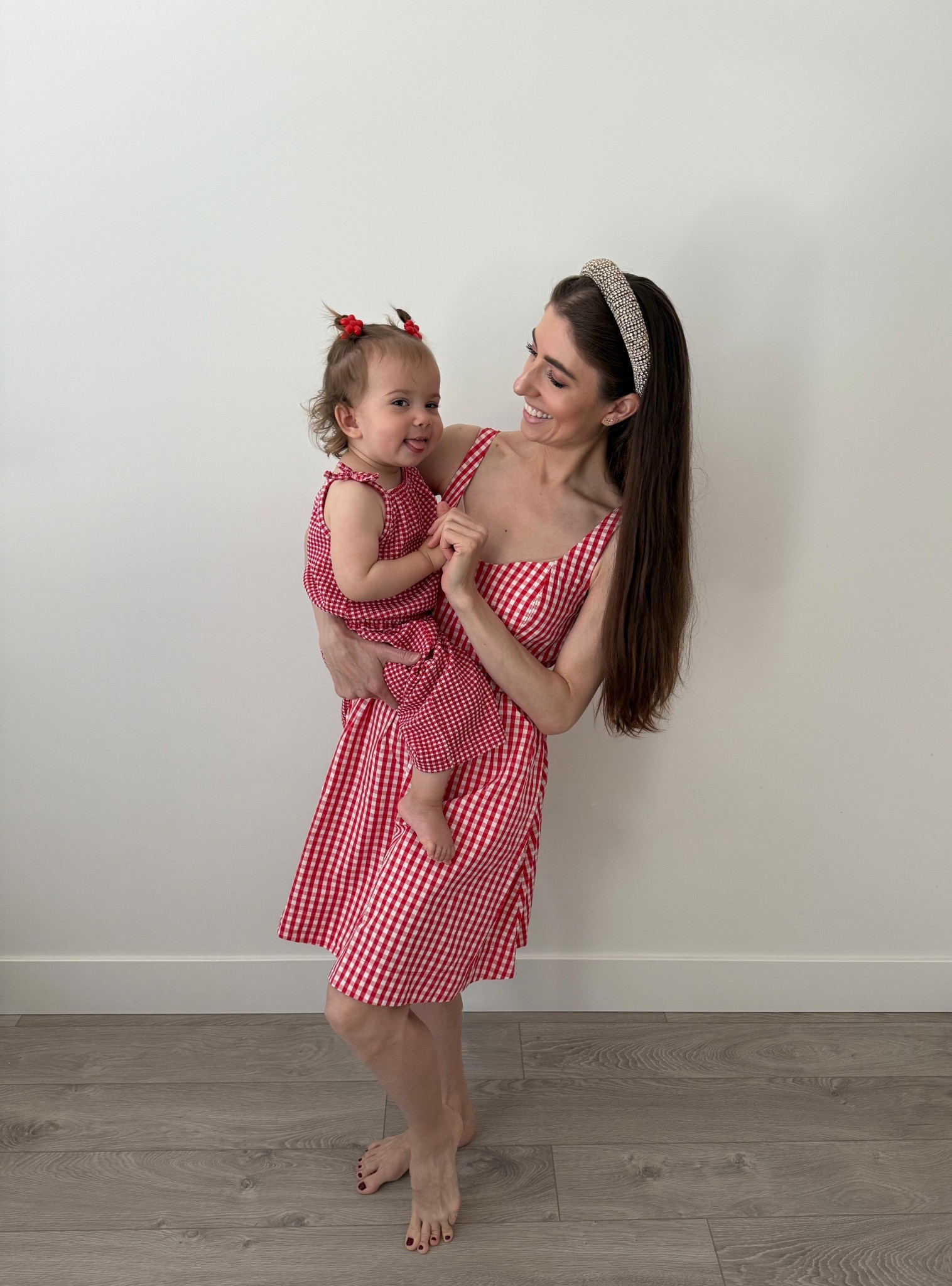 July 4th outfit idea

Mother daughter outfits, toddler girl outfit, July 4th outfit ideas, summer outfit, summer outfit ideas, gingham outfit, family matching outfit, family photos outfit, casual summer outfit, toddler outfit, baby girl outfit 



#LTKFindsUnder50 #LTKFamily #LTKSaleAlert