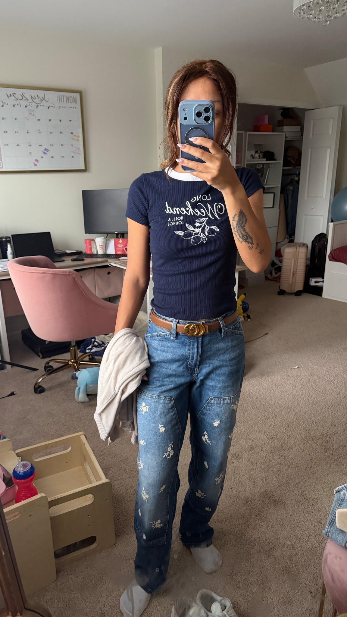 Gap’s latest denim drop is everything. These floral jeans paired with a relaxed blue graphic tee make for the ultimate "cool girl" spring uniform. Comfort meets a little flower power.

gap floral denim
blue graphic tee
flower print jeans
casual spring outfit
gap denim style
graphic top aesthetic
#LTKunder100
#GapStyle
#SpringDenim
#FloralJeans
#CasualOOTD
#DenimTrends

#LTKgrwm #LTKootd #LTKdayinmylife