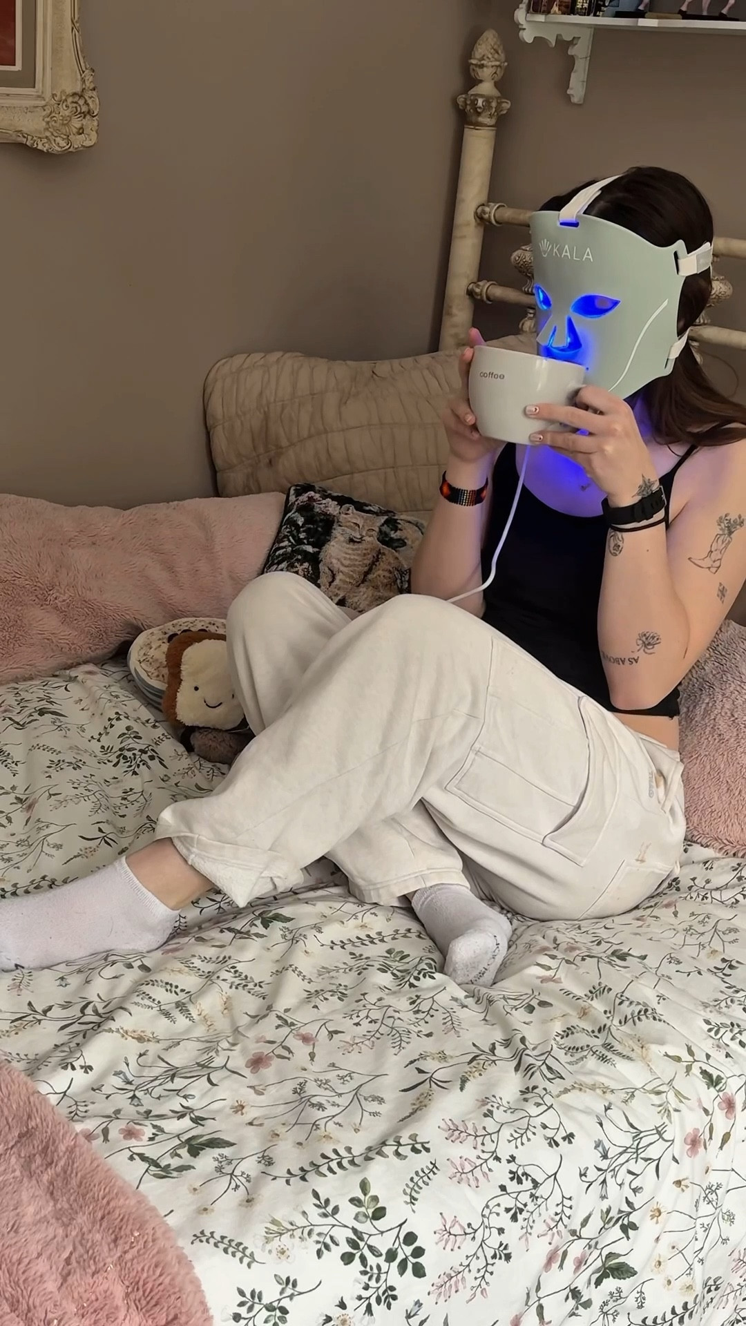 Some mornings are slow on purpose.
This is what mine looks like lately.
LED light mask, comfy sweatpants, journaling, and easing into the day instead of rushing it.

Everything I use is tagged 🤍

morning routine
winter morning routine
slow living routine
cozy morning aesthetic
LED light mask
red light therapy at home
journaling routine
self care habits
calm skincare routine
cozy sweatpants
intentional mornings



#LTKbeauty #LTKhome #LTKwinter