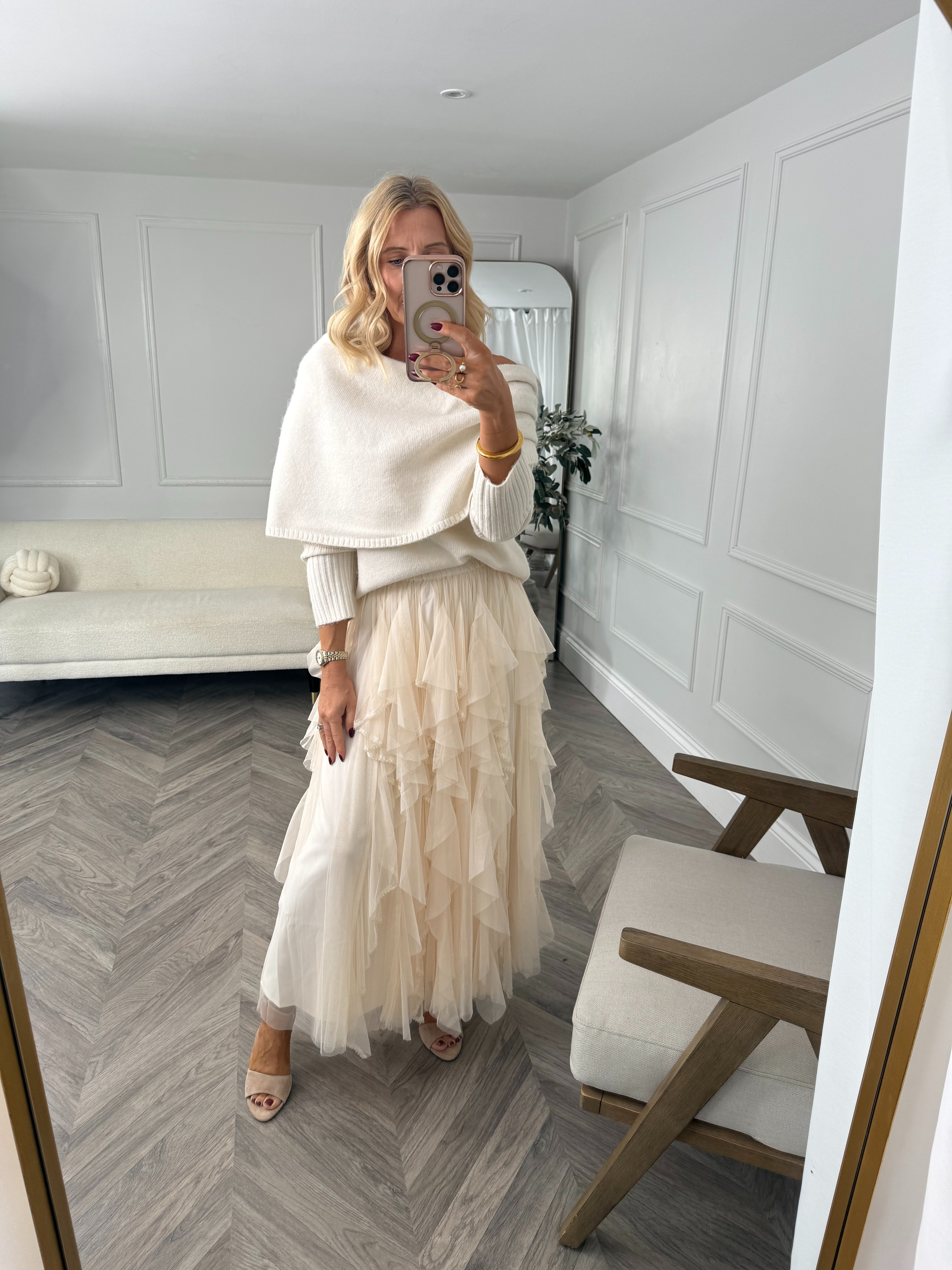 Help me decide what to wear to an event Wednesday night! 

 

#LTKautumn #LTKwinter #LTKstyletip