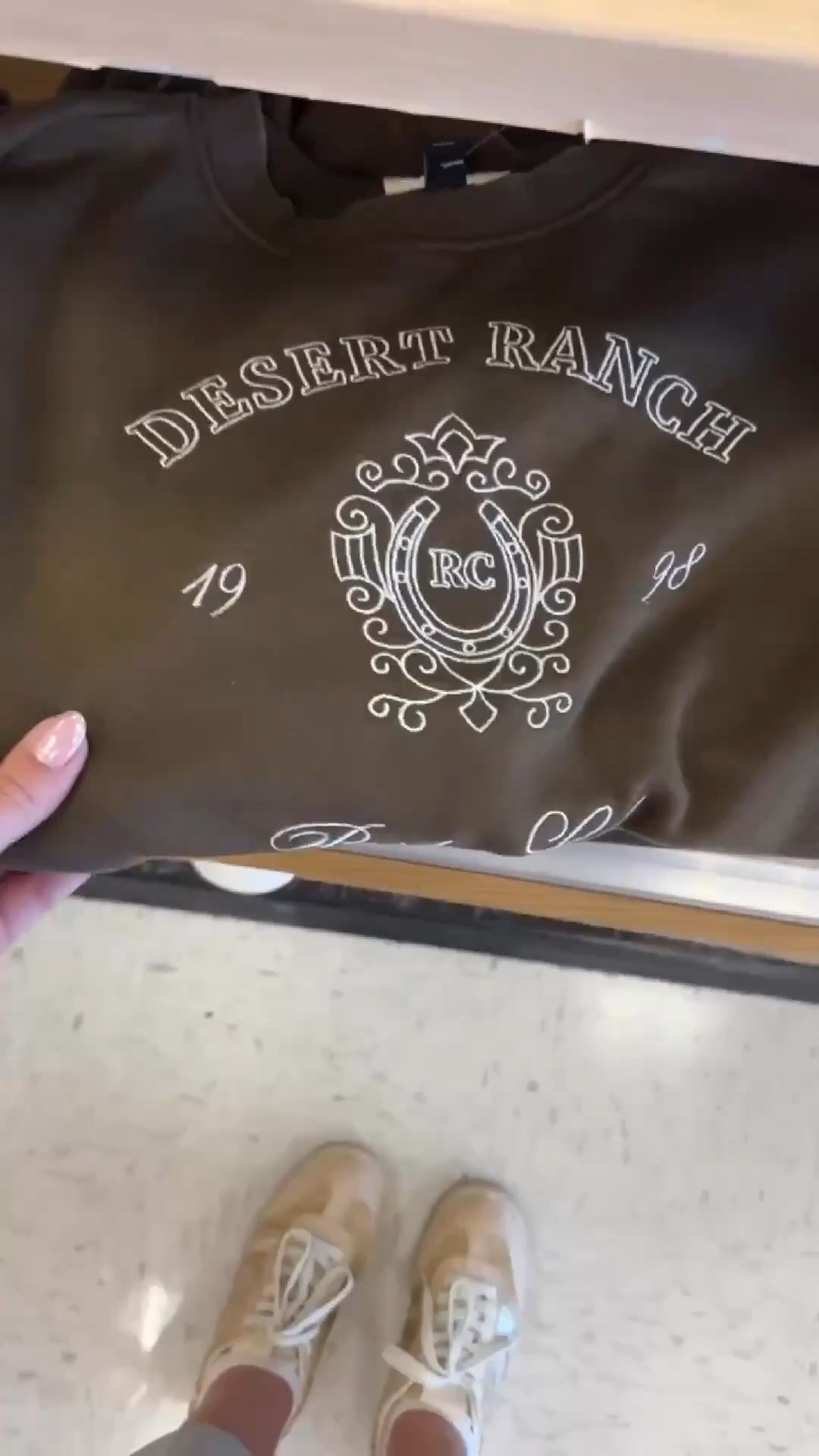 25% off this comfy, cozy, and giving western ranch vibes!🤎 obsessed with this sweatshirt.!!! 😍

@target, target style, target fashion, top, spring fashion, westernn

#LTKspringtrends #LTKSaleAlert #LTKspring