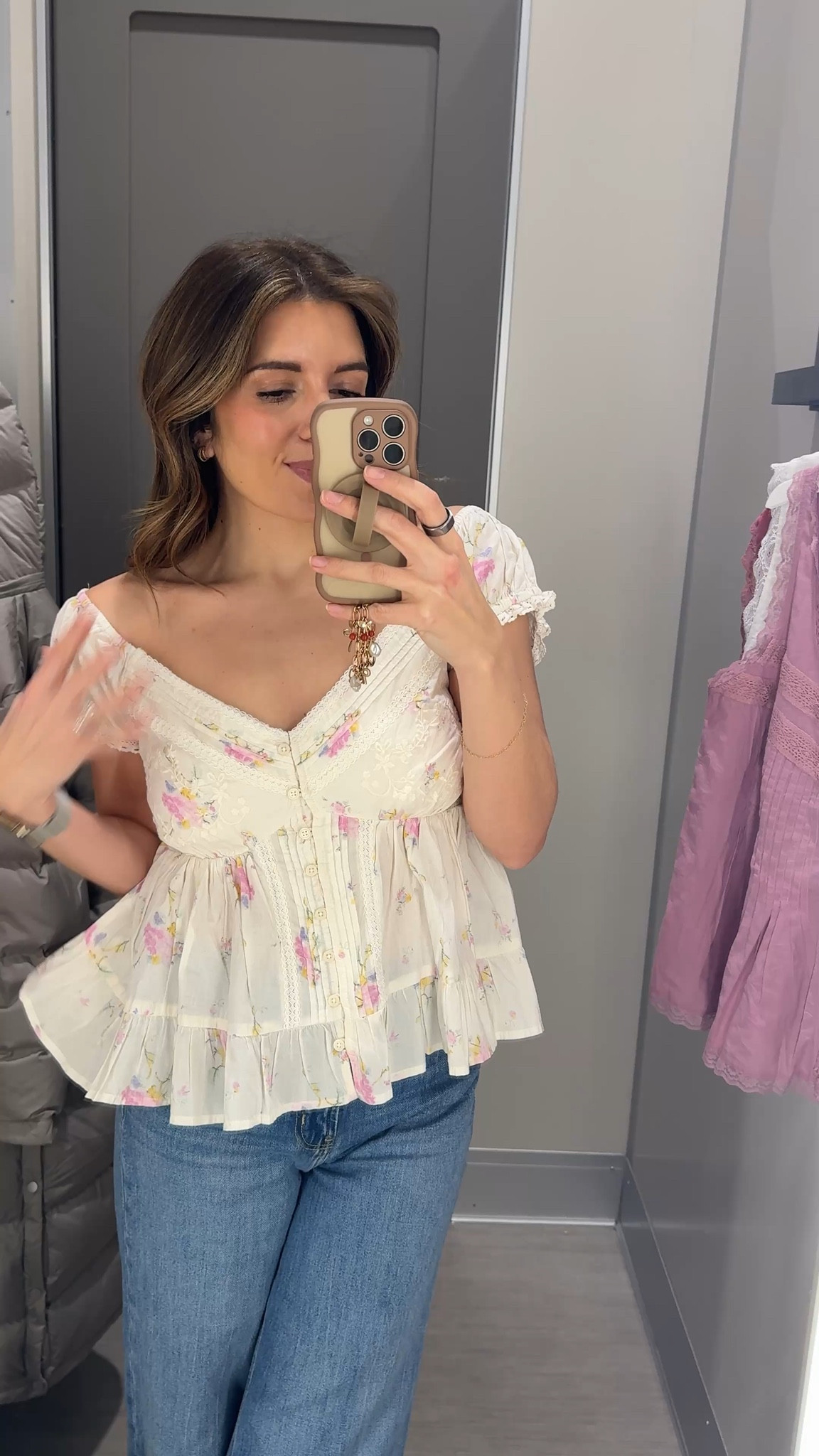 The most beautiful floral top that is giving Anthro! In a size small. 

#LTKOver40