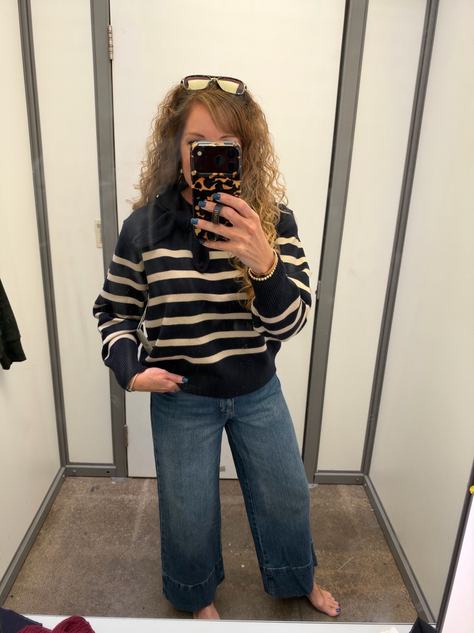 Walmart✨ fall fashion / fashion over 40 / over 40 style 

Sweater- size large
Jeans- size 6, size up if in between