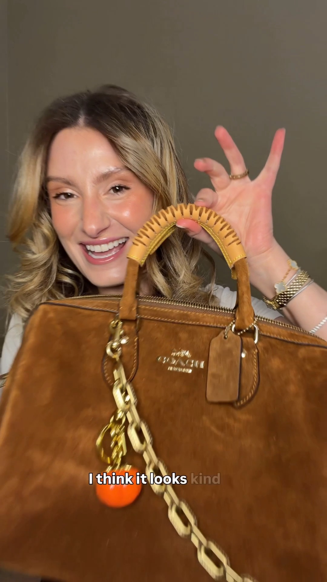 The secret to protecting your suede handles! 👜 Comment SHOP & I’ll dm you the link!

I found these bag handle protectors on Amazon and loved the way they look! They can be used on suede handle and leather handles to keep your hands from making direct contact with the material and causing discoloration!

They are these simple little leather strips with Velcro that are easy to wrap around any bag handles
