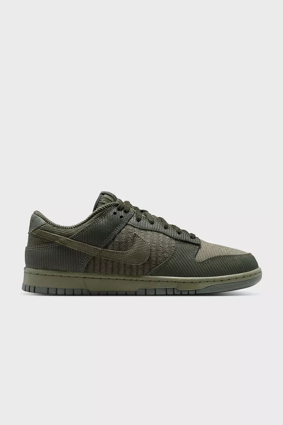 Nike Men's Dunk Retro Low Premium Sneakers | Urban Outfitters (US and RoW)