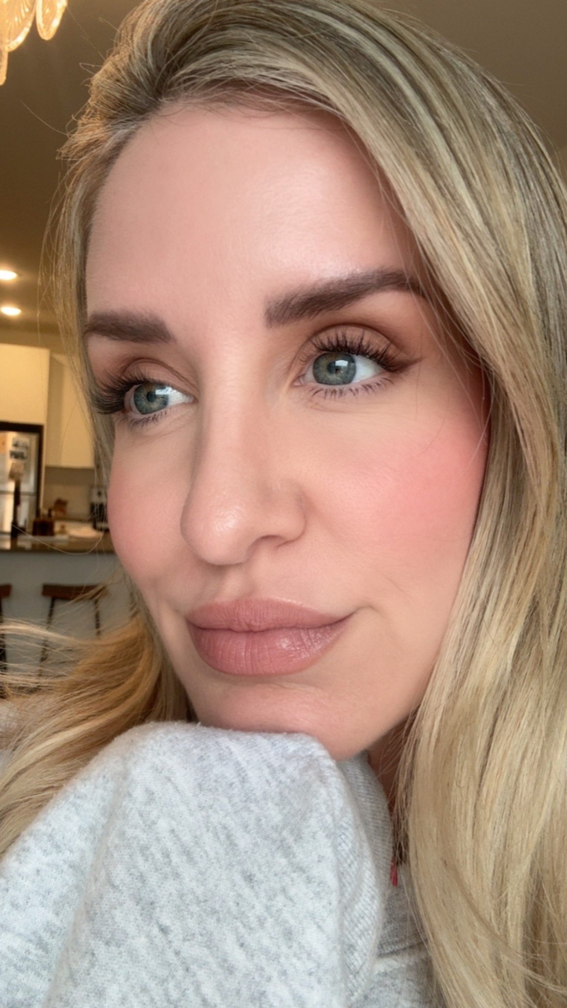 Favorite falsies of all time! They’re self-adhesive and so easy to put on. Literally takes 60 seconds per eye and you can’t feel them at all 

#velourbeauty #falsies #lashes 

#LTKBeauty