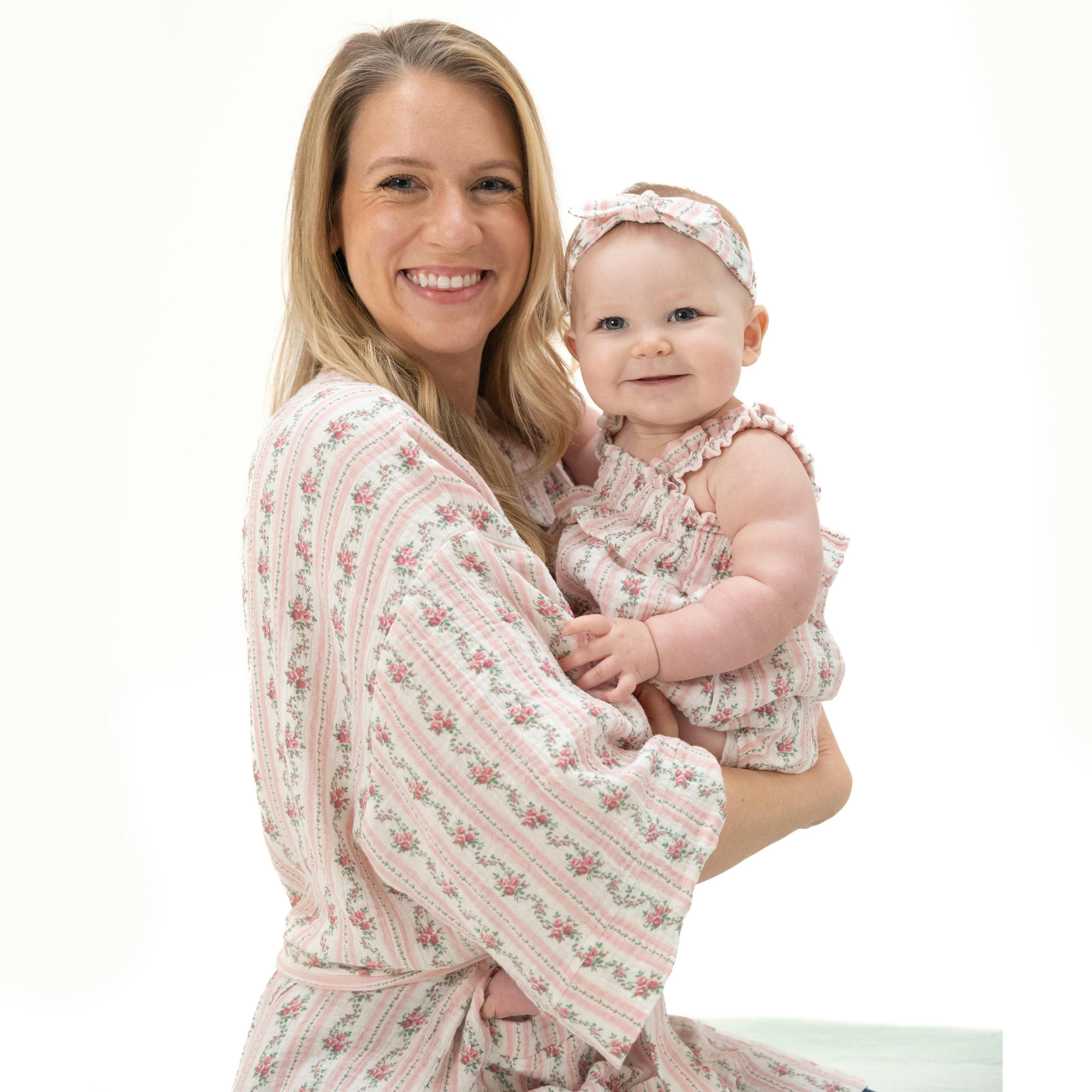 Winding Roses Stripe - Adult Kimono Mid Thigh Robe | Maisonette