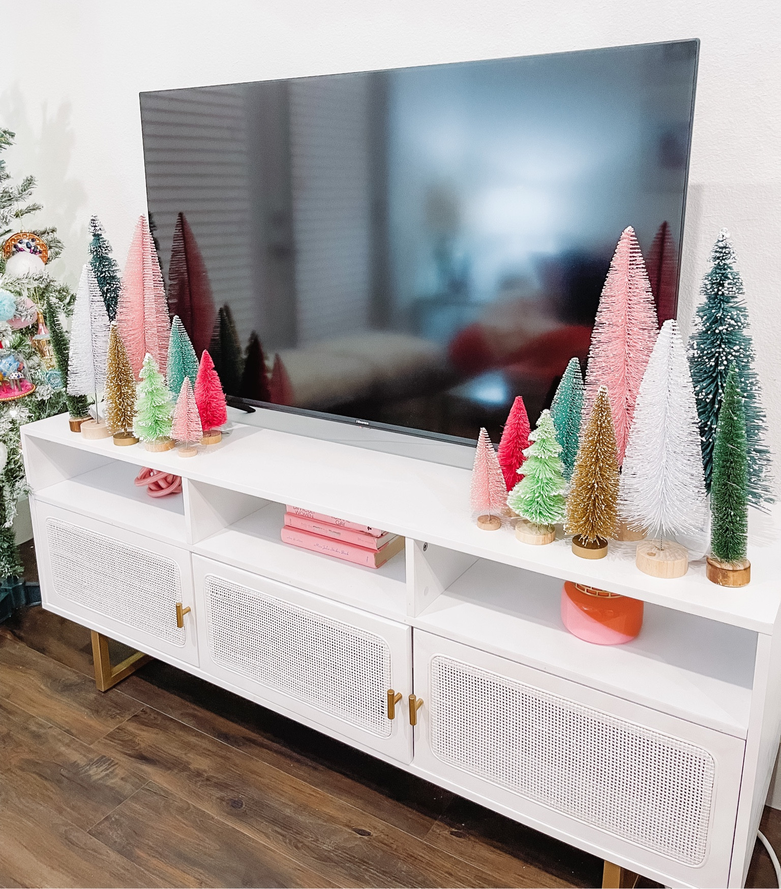 bottle brush trees are the cutest ever 🪩🎄💕❄️

#LTKHoliday #LTKSeasonal #LTKhome