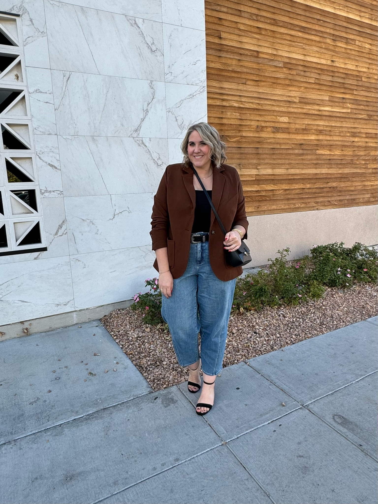 Date night outfit featuring Universal Standard’s outfit of the month. The perfect blazer and jeans for fall! 

my code INFS-AMBLINDSAYR gets you 10% off #uspartner

#LTKMidsize #LTKStyleTip #LTKSeasonal