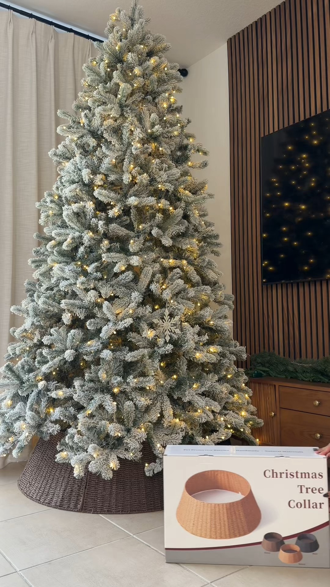 Collar de árbol de navidad 

#LTKActive #LTKHoliday #LTKHome