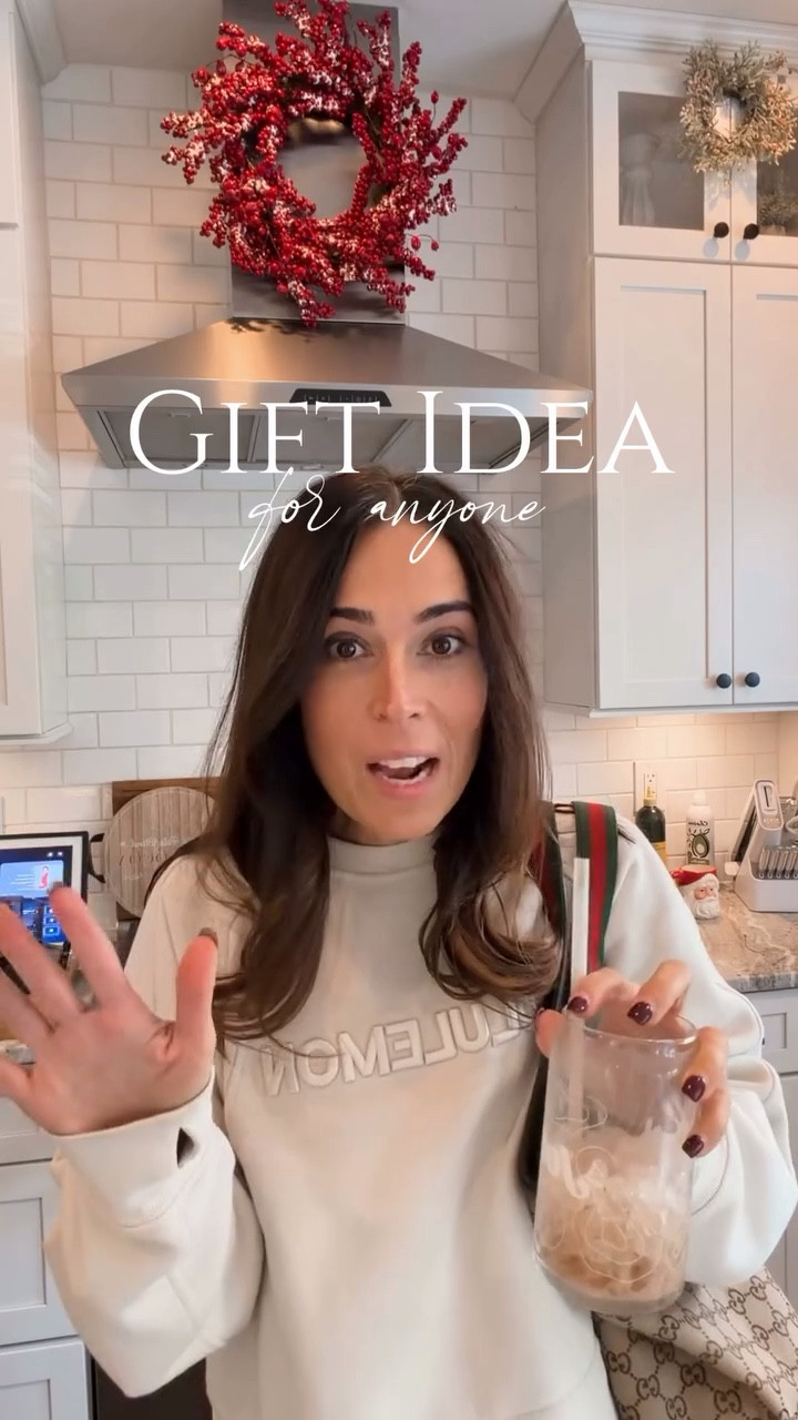 Cutest Amazon gift idea for teachers, friends, coworkers… anyone on your list 🎁✨
I grabbed these personalized travel bags for my kids’ teachers and I’m filling them with hand cream, a Touchland, and a little gift card — SO easy and thoughtful. And they’re only $23 🤍

They look luxe, seriously fit so much more than you think and ship fast with Prime… the perfect grab-and-go holiday gift or travel bag for yourself 😇

#LTKHoliday #LTKGiftGuide #LTKFindsUnder50