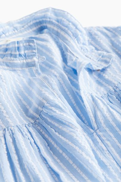 Seersucker Pullover Blouse - V-neck - Long sleeve - Light blue/striped - Ladies | H&M US | H&M (US + CA)