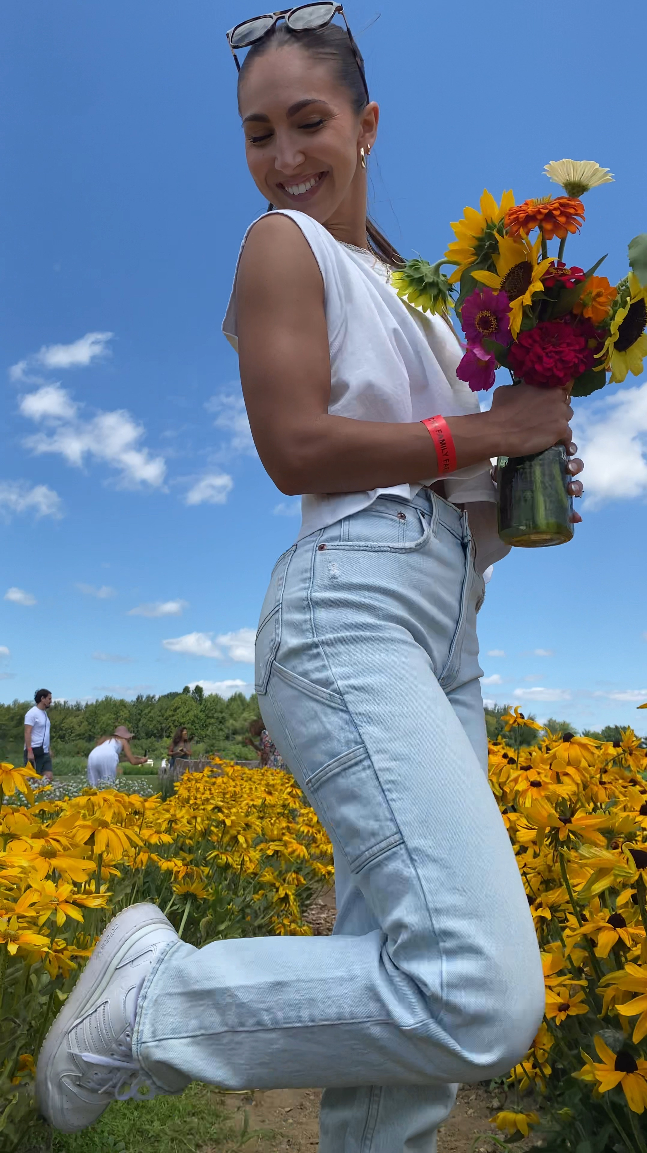 Abercrombie denim sale!! Use code DENIMAF for an extra 15% off!

I’m wearing a size 25 and they are true to size  

#LTKSaleAlert #LTKStyleTip #LTKxAF