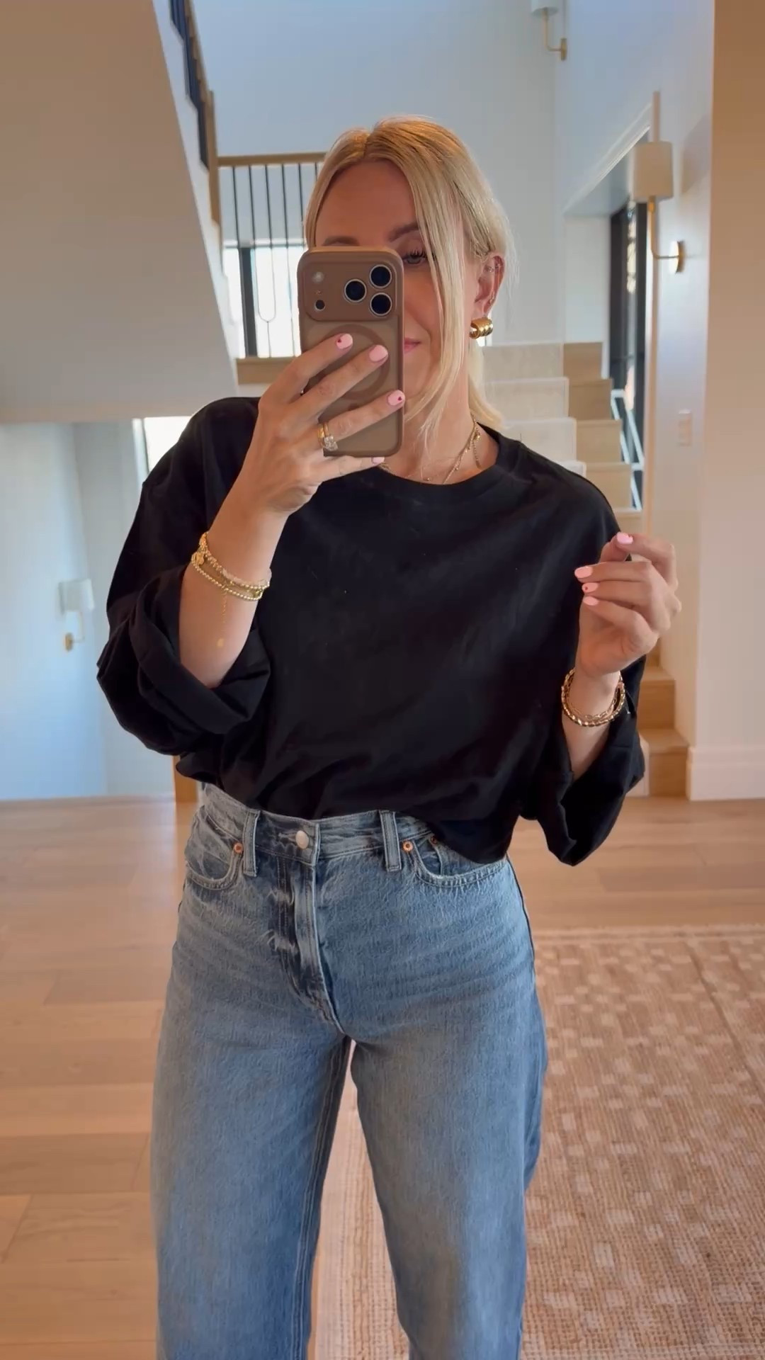 These tees are the best basic! I wear a size medium! Only $17!

#LTKootd #LTKFindsUnder100 #LTKFindsUnder50