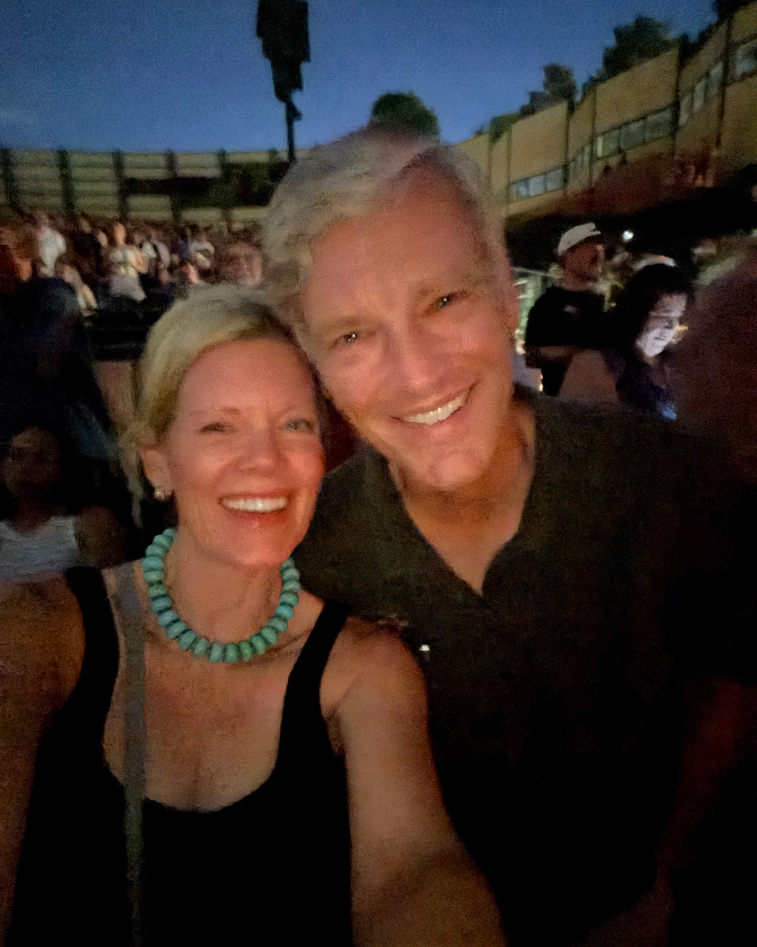 Great night at the Caamp concert. Love their music and the lead singer is just so kind and likeable!  

The  dress I wore is so comfy- it’s like you’re wearing a nightgown. Ha!!  Plus- it has pockets!  Great date night dress♥️ I bought my regular size. Love my fun jewelry, too